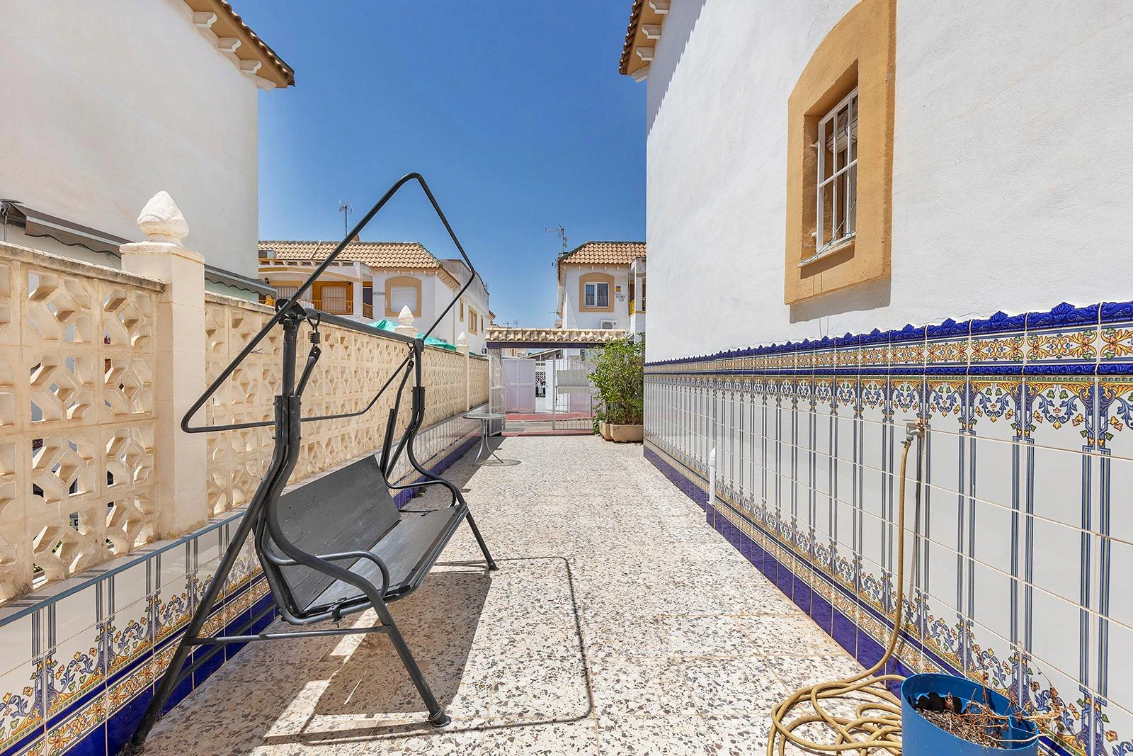 Bungalow Opportunity in Parque de las Naciones