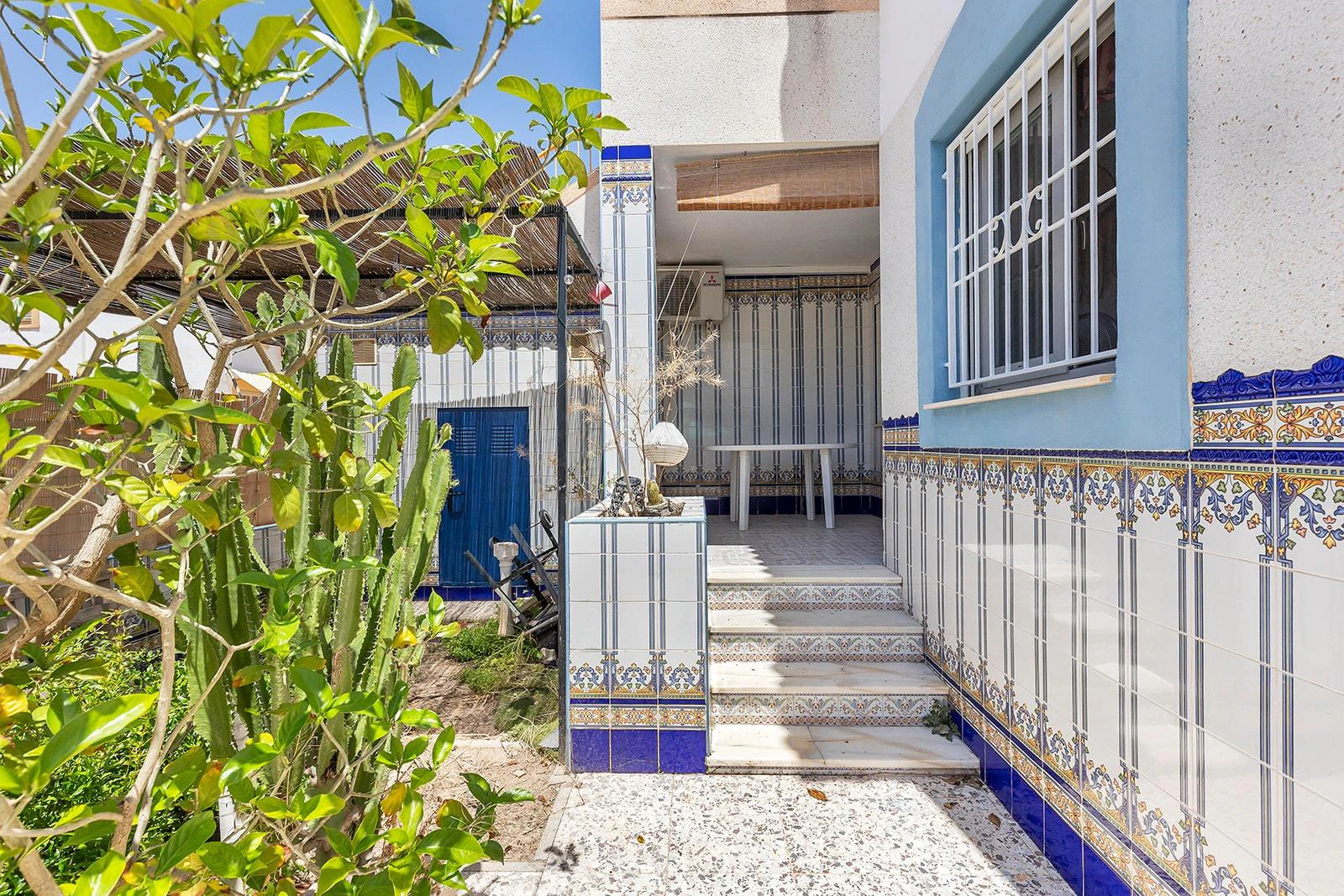 Bungalow Opportunity in Parque de las Naciones