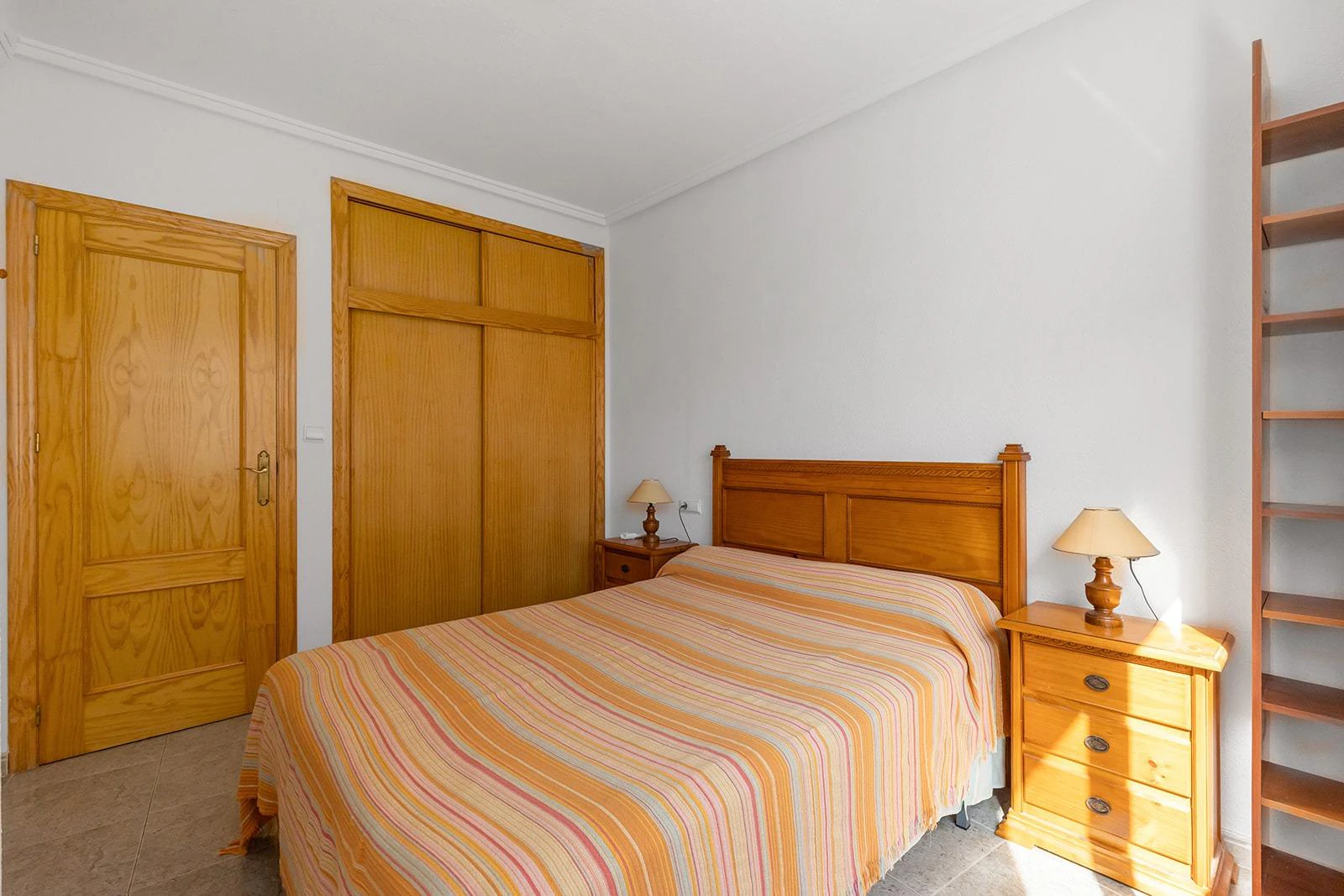 Opportunity next to Los Locos beach, 2 bedrooms, pool and garage