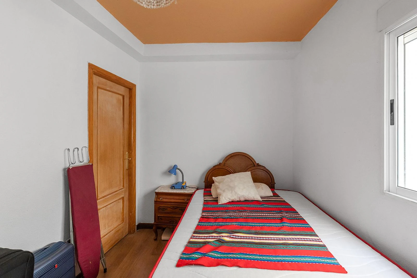 SOUTH Opportunity with 3 bedrooms and 2 bathrooms
