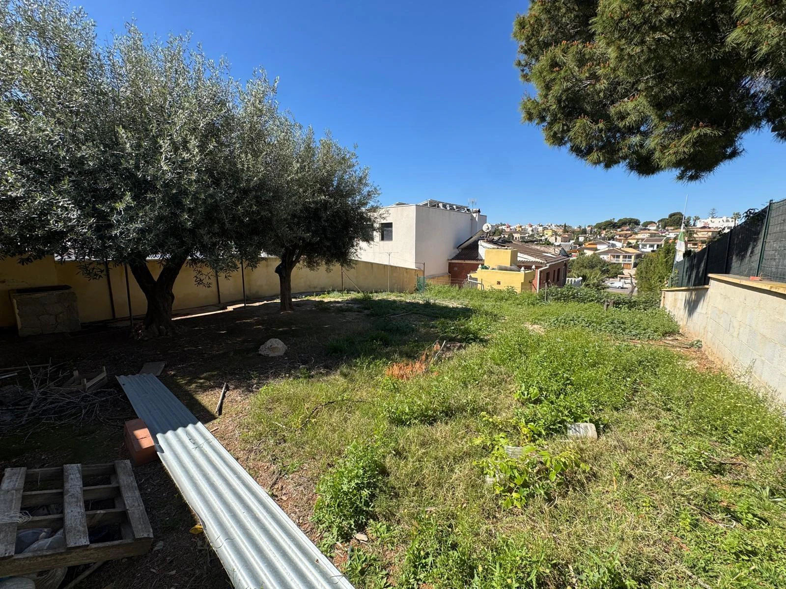 Dom bliźniak z dużą działką i pięknymi widokami w Torrevieja – dzielnica Los Balcones