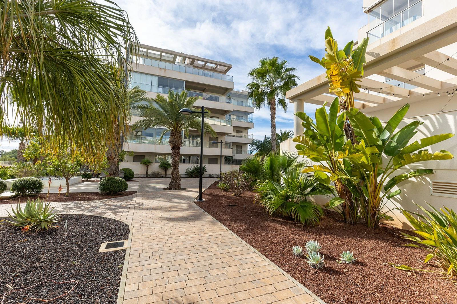 Resale opportunity with 3 bedrooms and 2 bathrooms