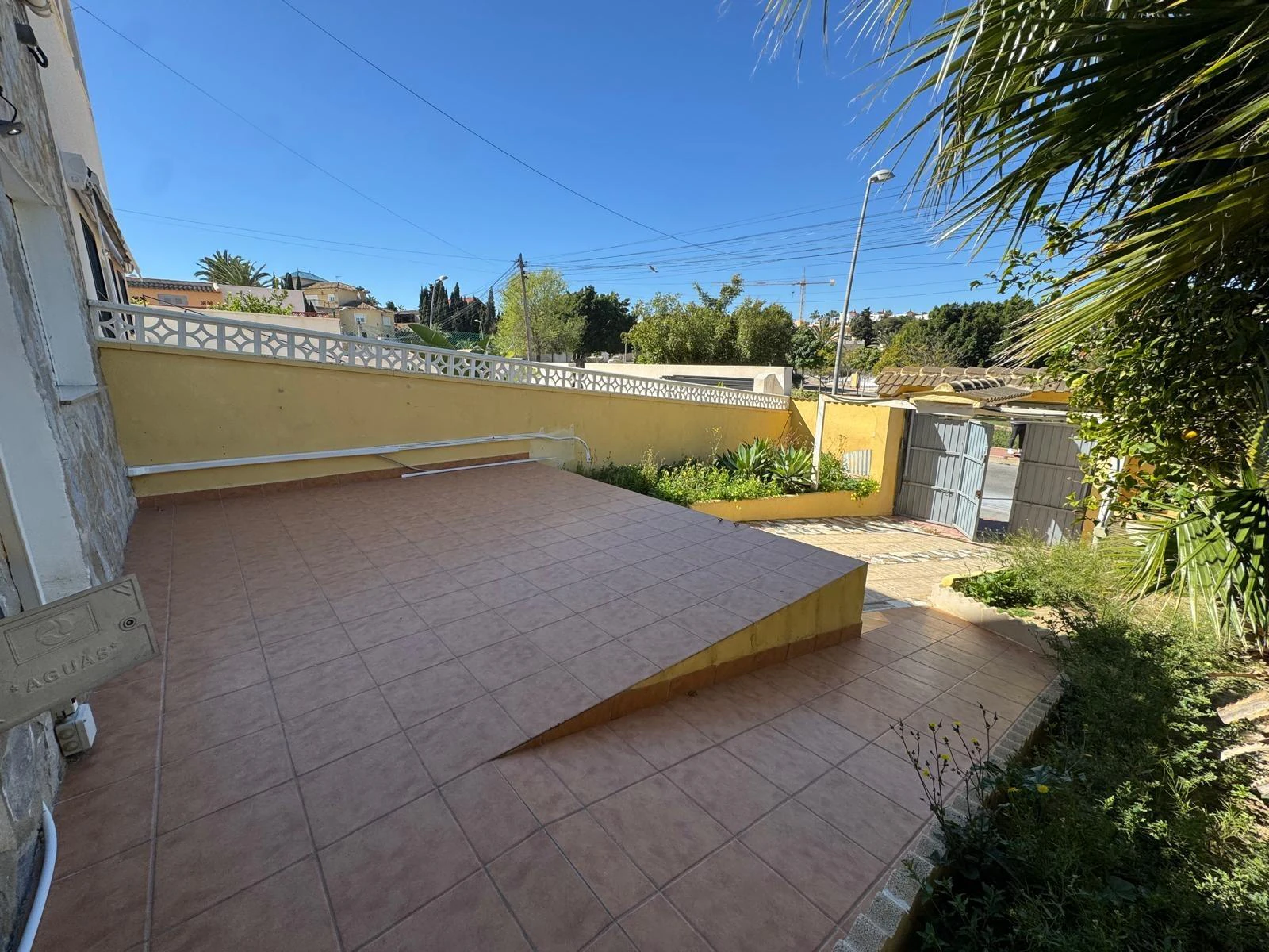 Dom bliźniak z dużą działką i pięknymi widokami w Torrevieja – dzielnica Los Balcones
