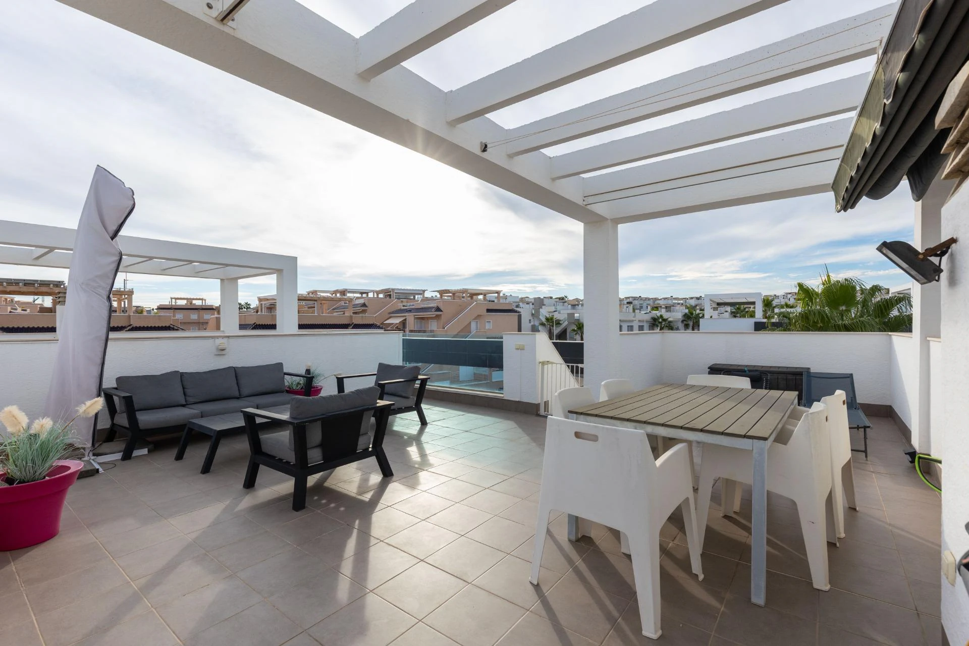 Bungalow na piętrze z prywatnym solarium – Oasis Beach 7, Punta Prima (Torrevieja)