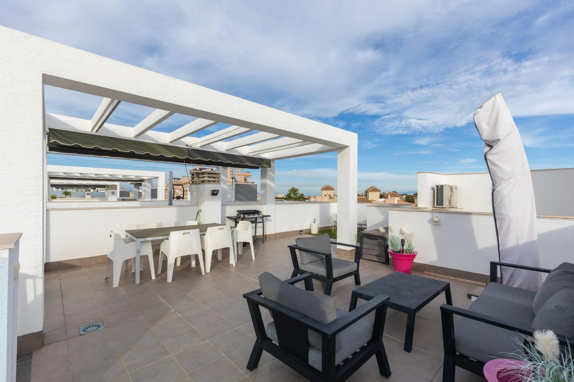 Bungalow na piętrze z prywatnym solarium – Oasis Beach 7, Punta Prima (Torrevieja)