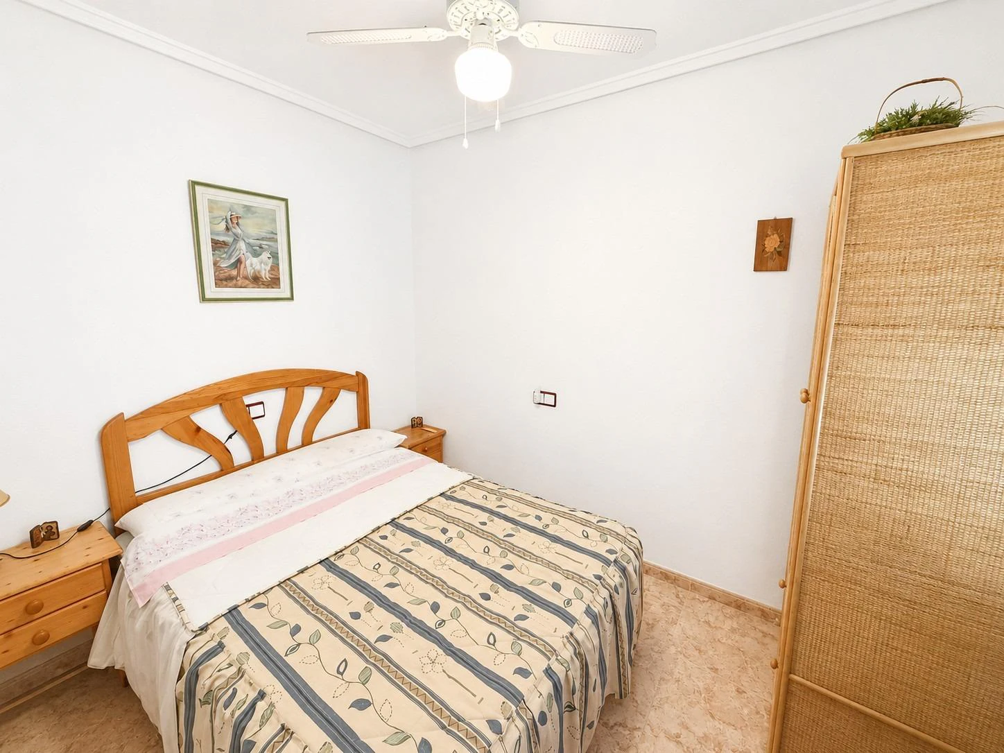 Opportunity to own a 2-bedroom apartment with a pool and garage