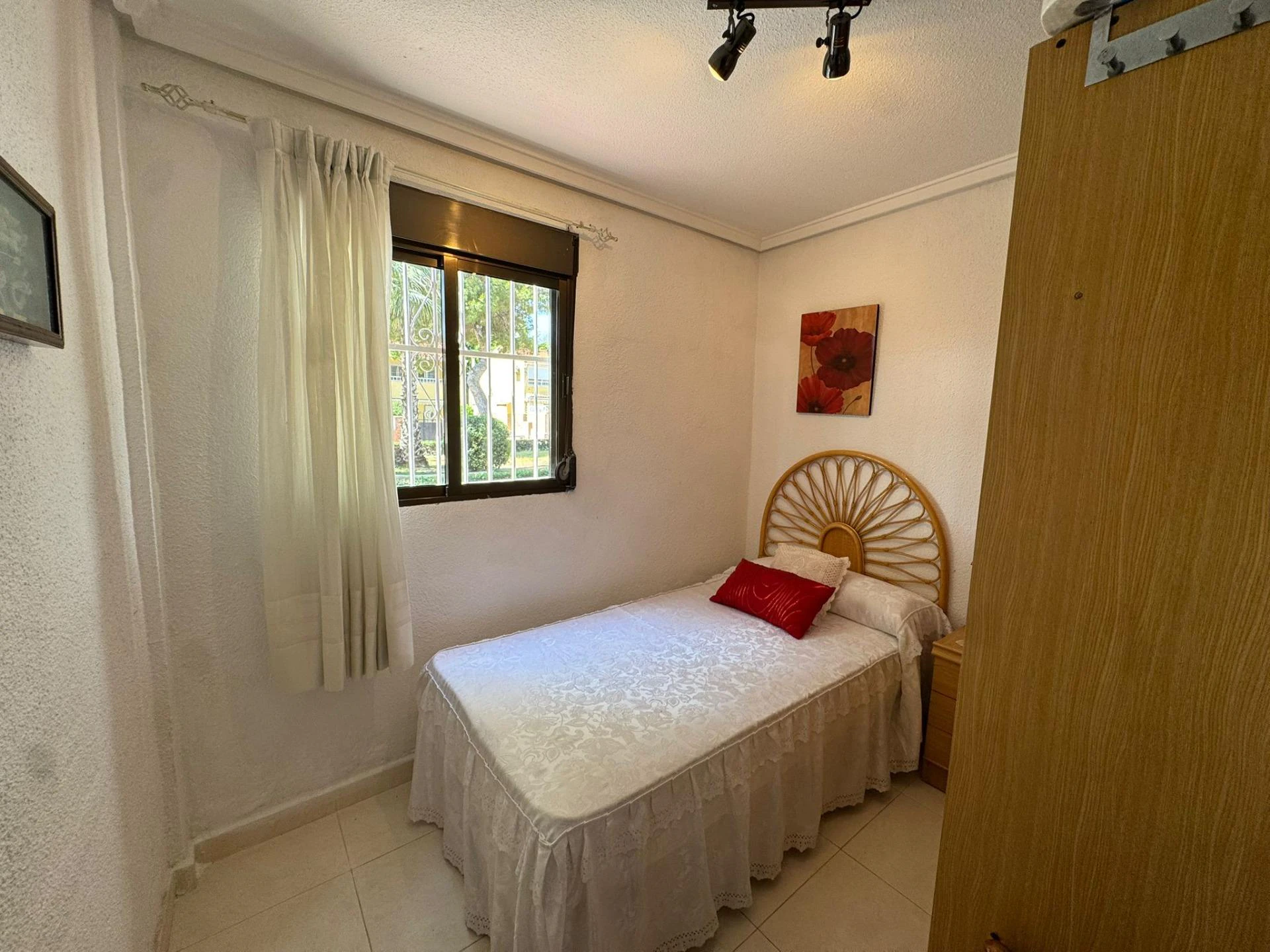 Bungalow na parterze z 3 sypialniami i 2 łazienkami, 300 m od plaży Los Náufragos