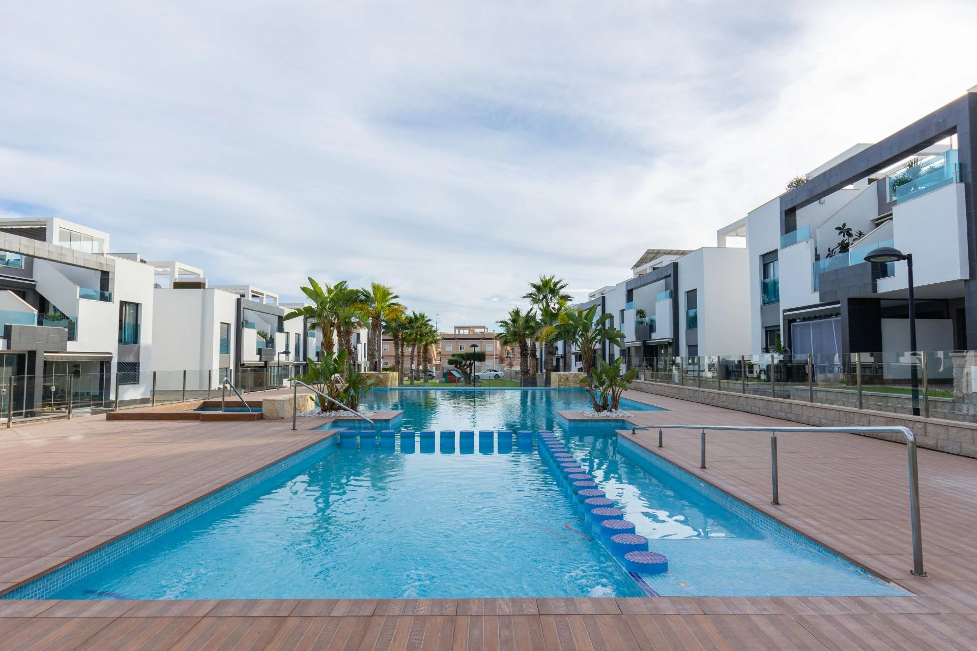 Bungalow na piętrze z prywatnym solarium – Oasis Beach 7, Punta Prima (Torrevieja)
