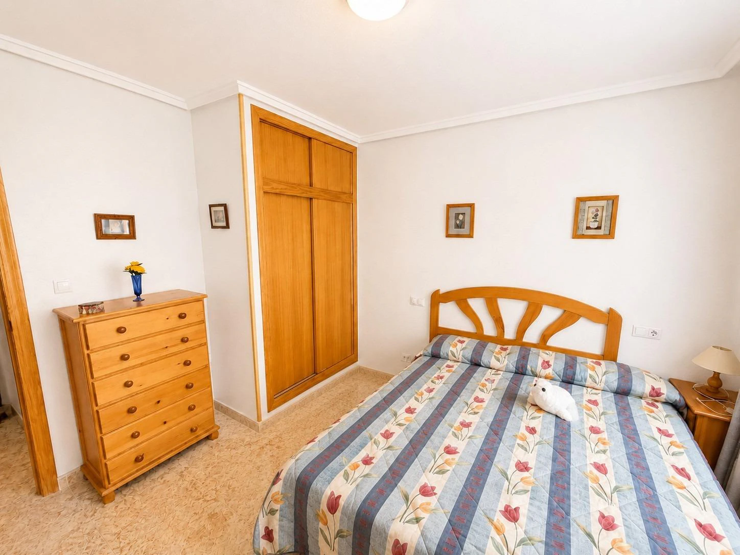 Opportunity to own a 2-bedroom apartment with a pool and garage