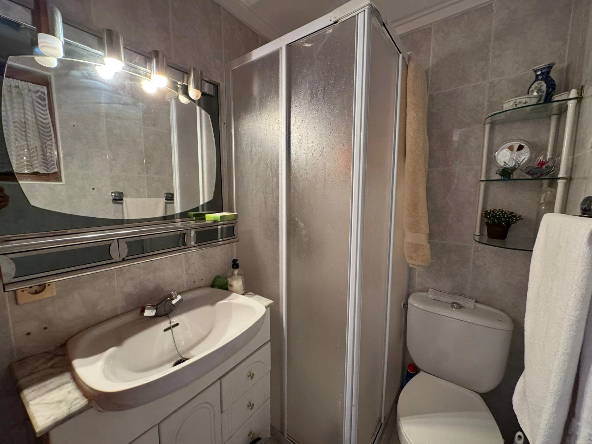 Bungalow na parterze z 3 sypialniami i 2 łazienkami, 300 m od plaży Los Náufragos