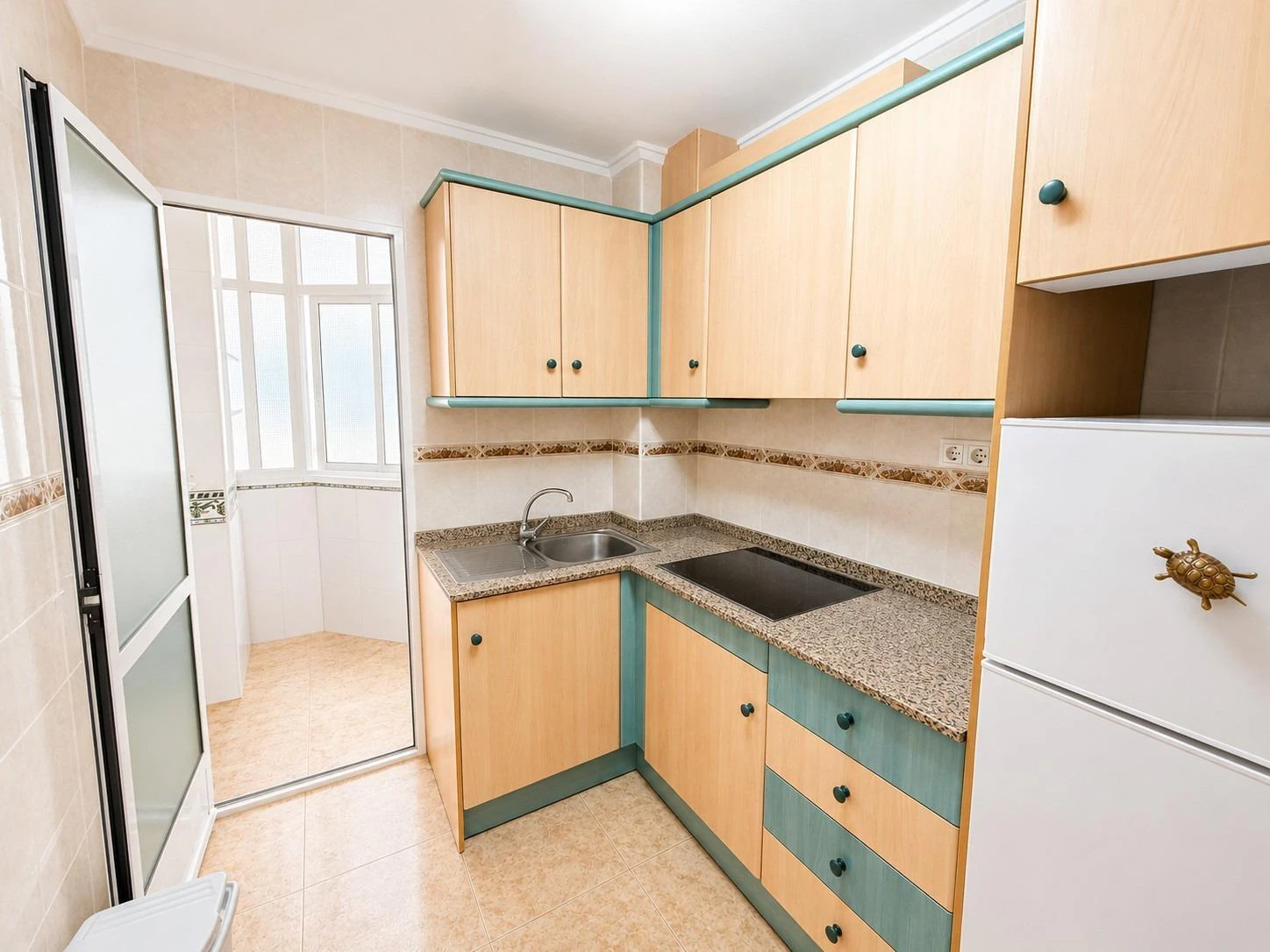 Opportunity to own a 2-bedroom apartment with a pool and garage