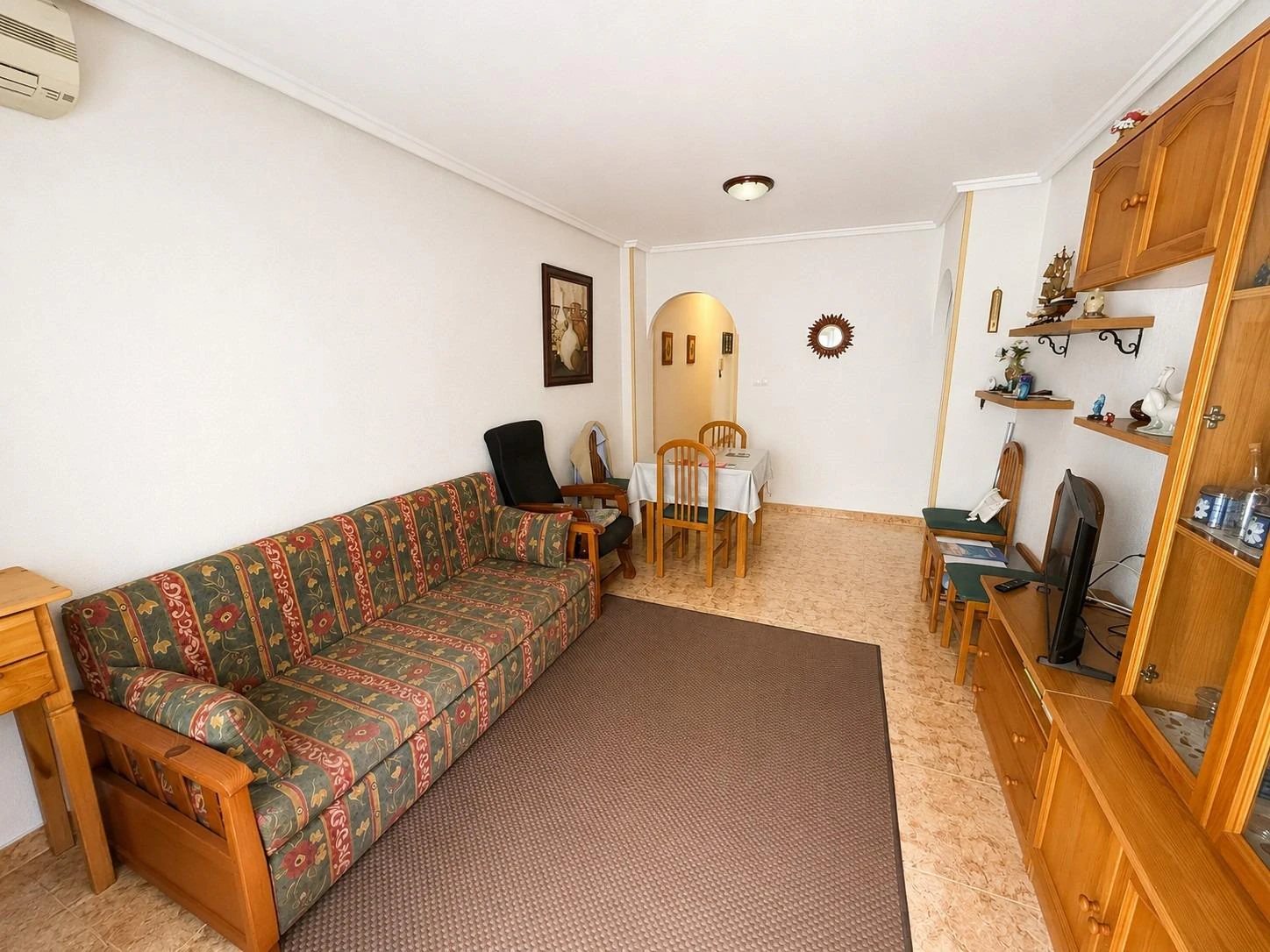 Opportunity to own a 2-bedroom apartment with a pool and garage