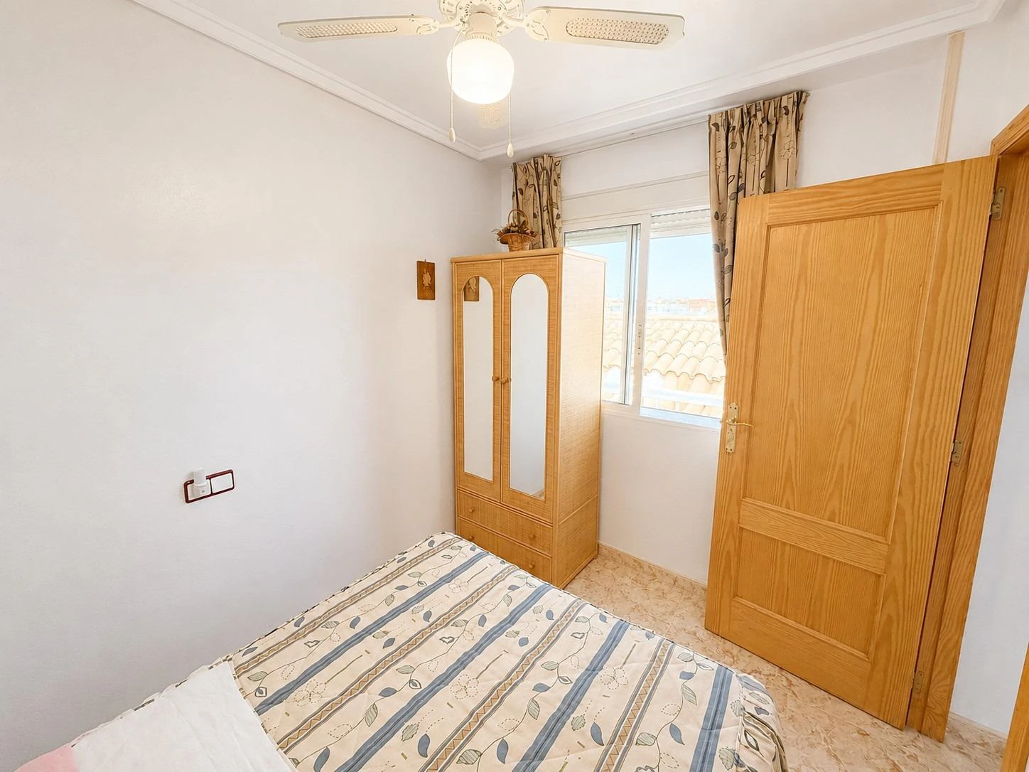 Opportunity to own a 2-bedroom apartment with a pool and garage