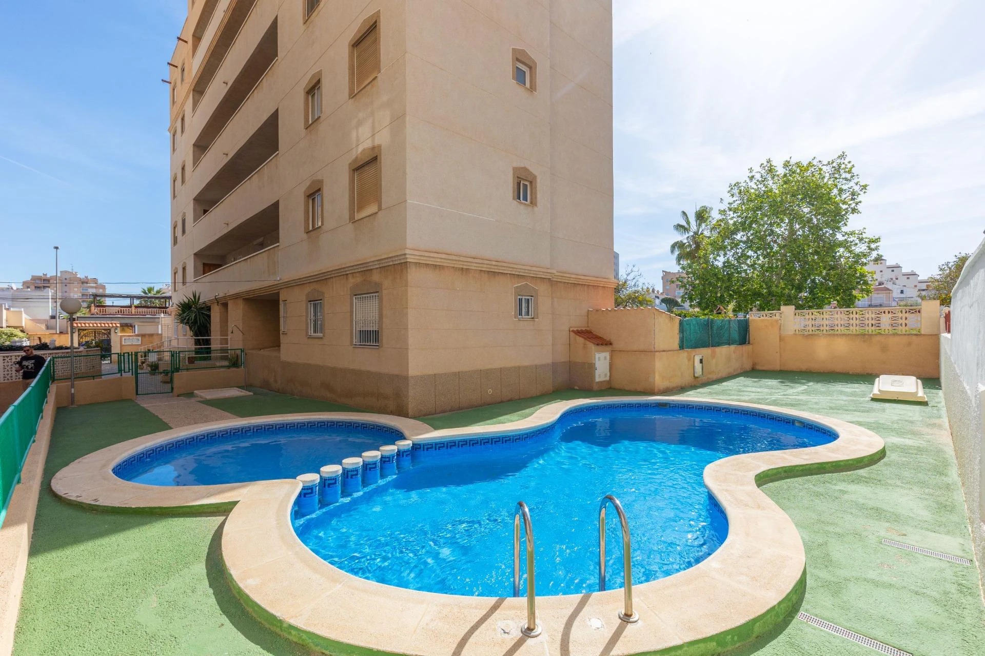 Widok na wschód słońca i śródziemnomorska bryza w Nueva Torrevieja! 2 sypialnie + wspólny basen