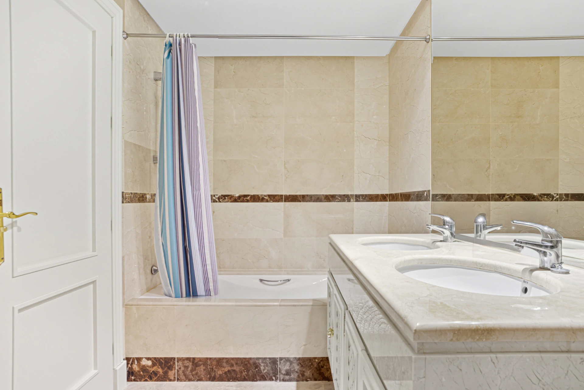 Apartament na sprzedaż w Nueva Andalucia