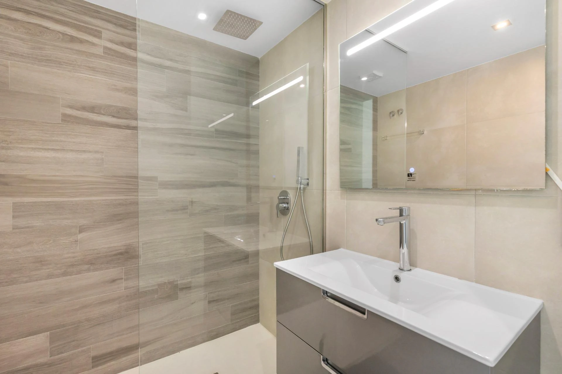 Bungalow na piętrze z prywatnym solarium – Oasis Beach 7, Punta Prima (Torrevieja)
