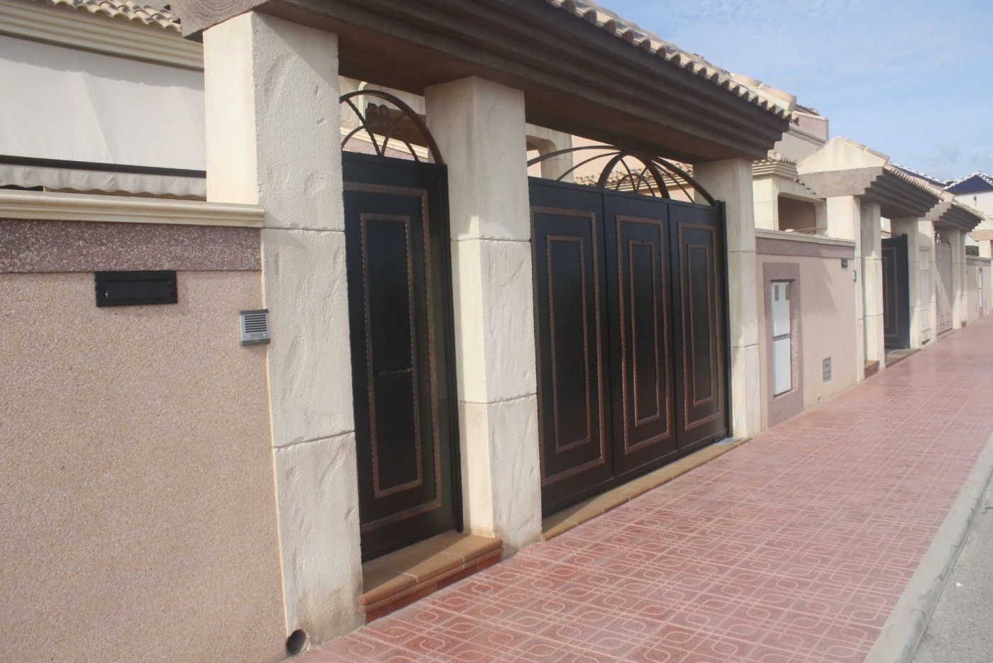Dom bliźniaczy na sprzedaż w Torrevieja