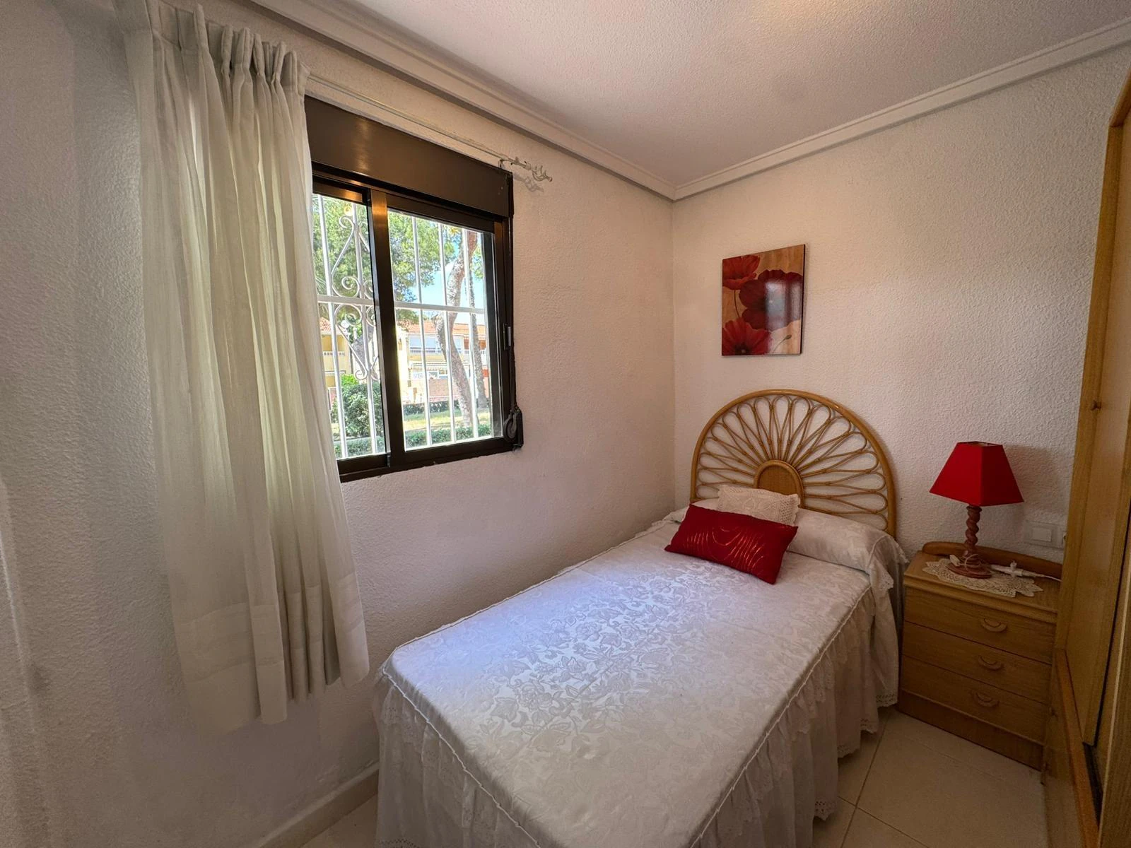 Bungalow na parterze z 3 sypialniami i 2 łazienkami, 300 m od plaży Los Náufragos