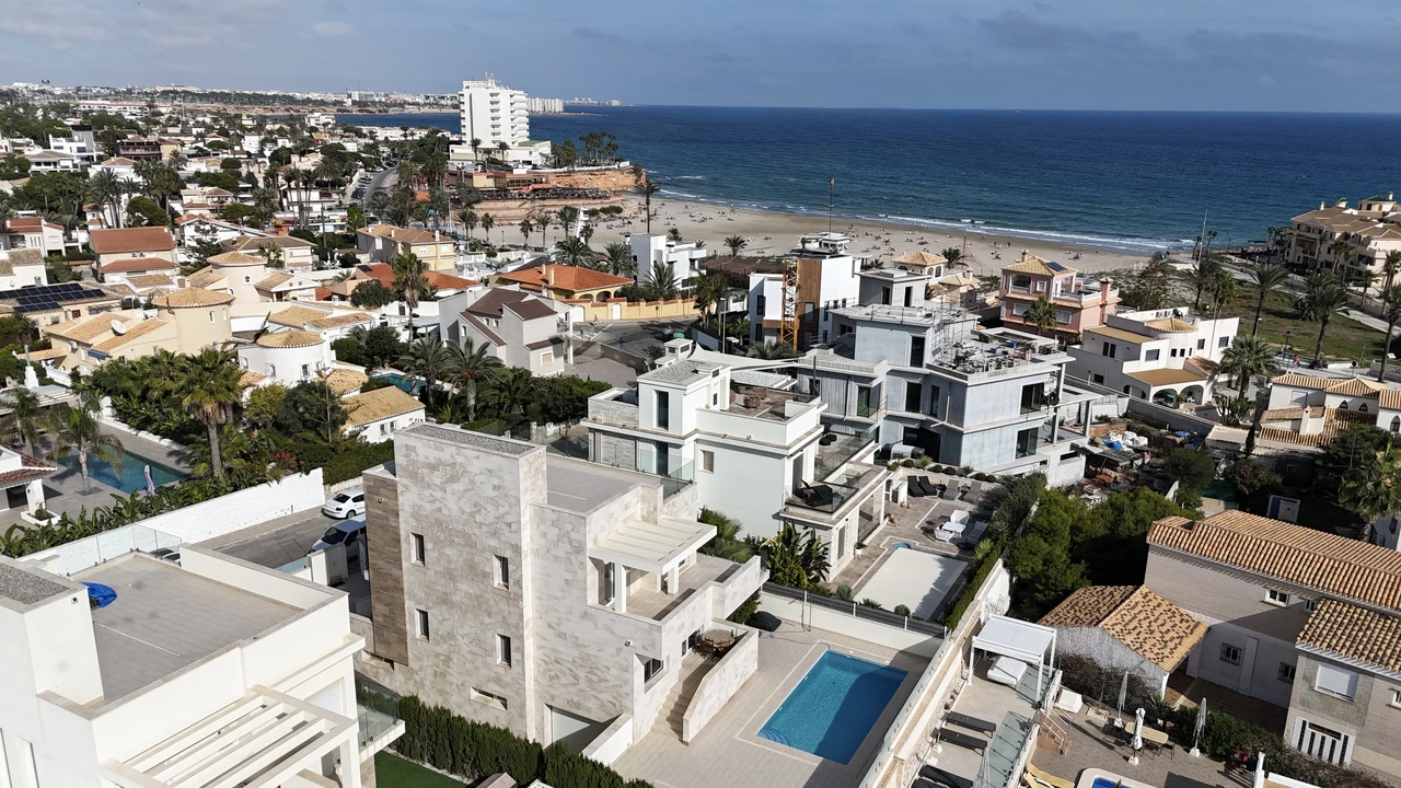 Villa for sale in La Zenia