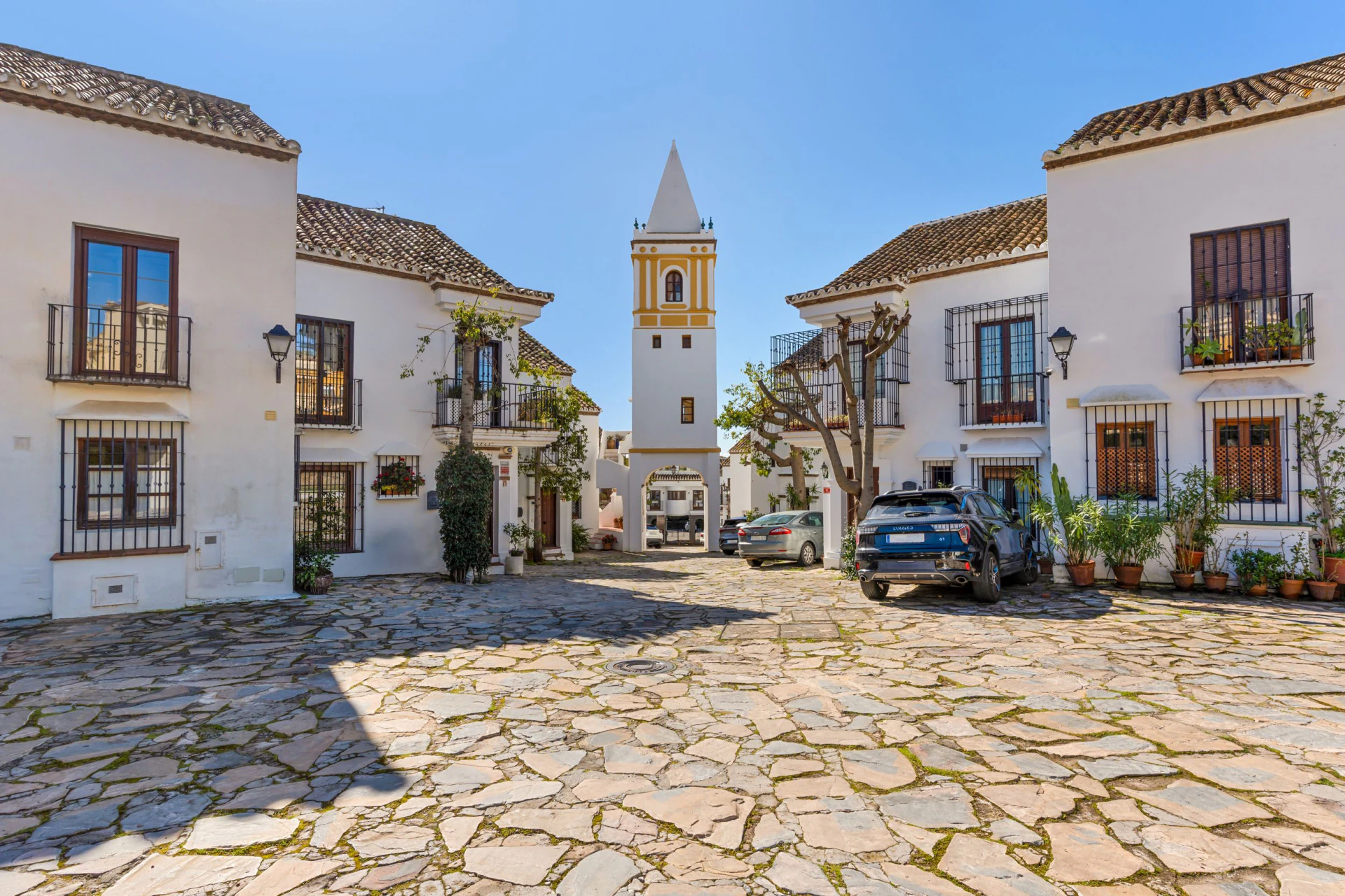 Dom bliźniaczy na sprzedaż w Marbella Golden Mile