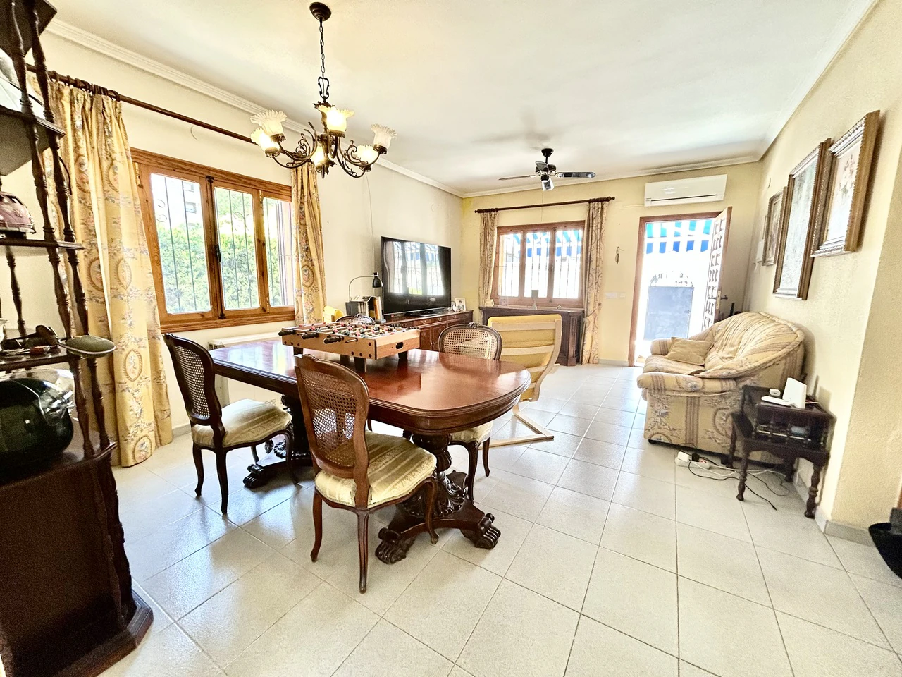 Villa for sale in La Zenia