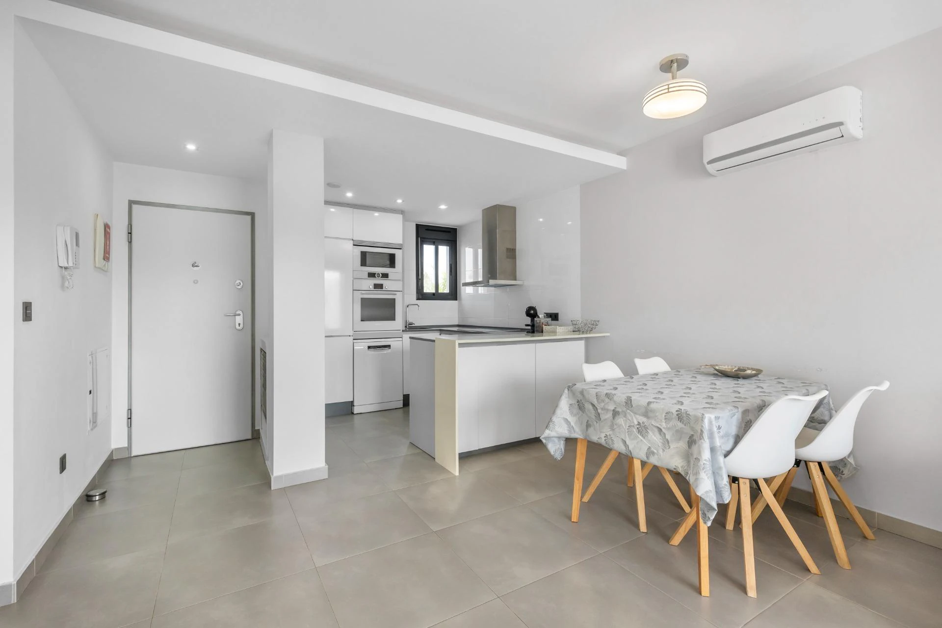 Bungalow na piętrze z prywatnym solarium – Oasis Beach 7, Punta Prima (Torrevieja)