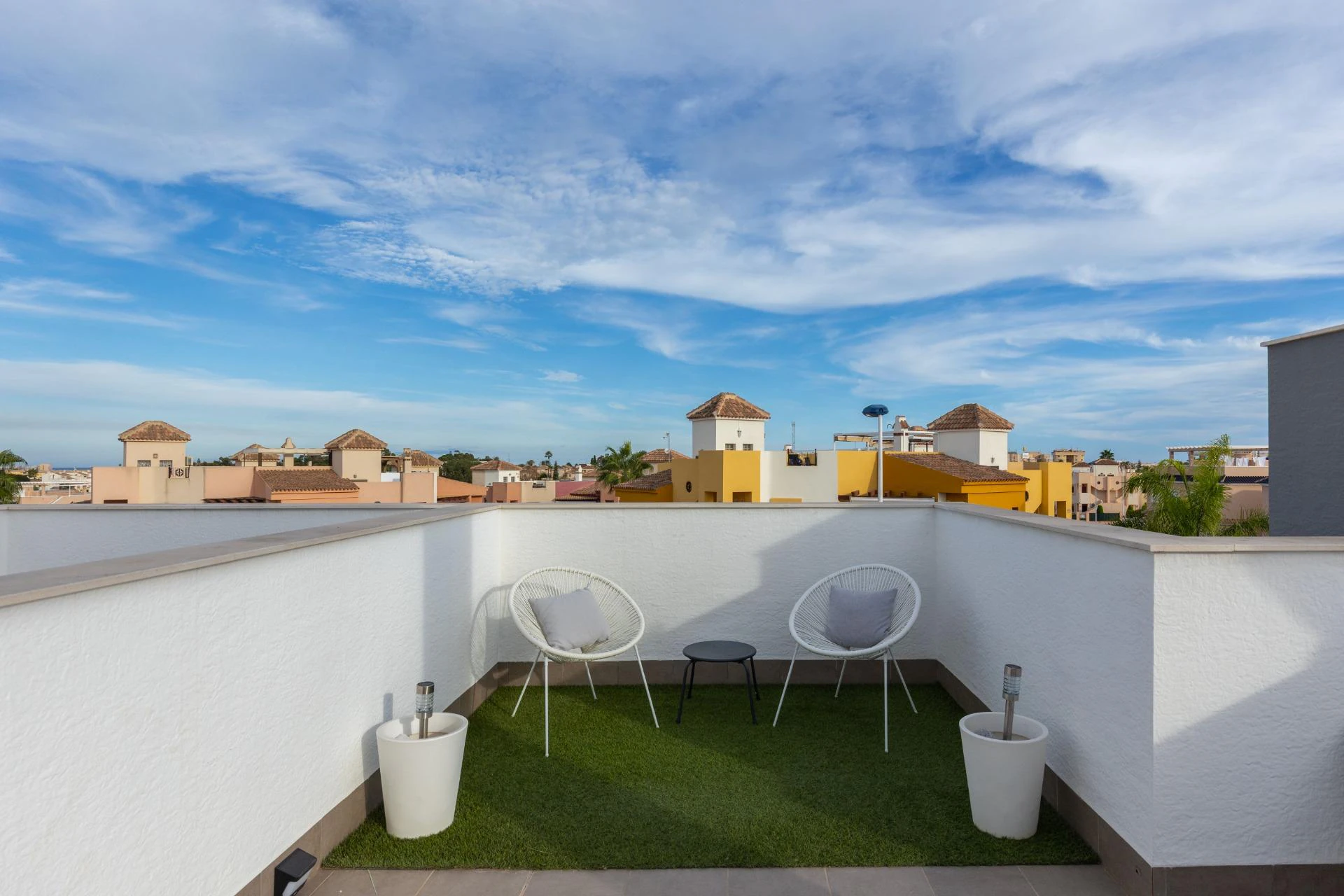 Bungalow na piętrze z prywatnym solarium – Oasis Beach 7, Punta Prima (Torrevieja)
