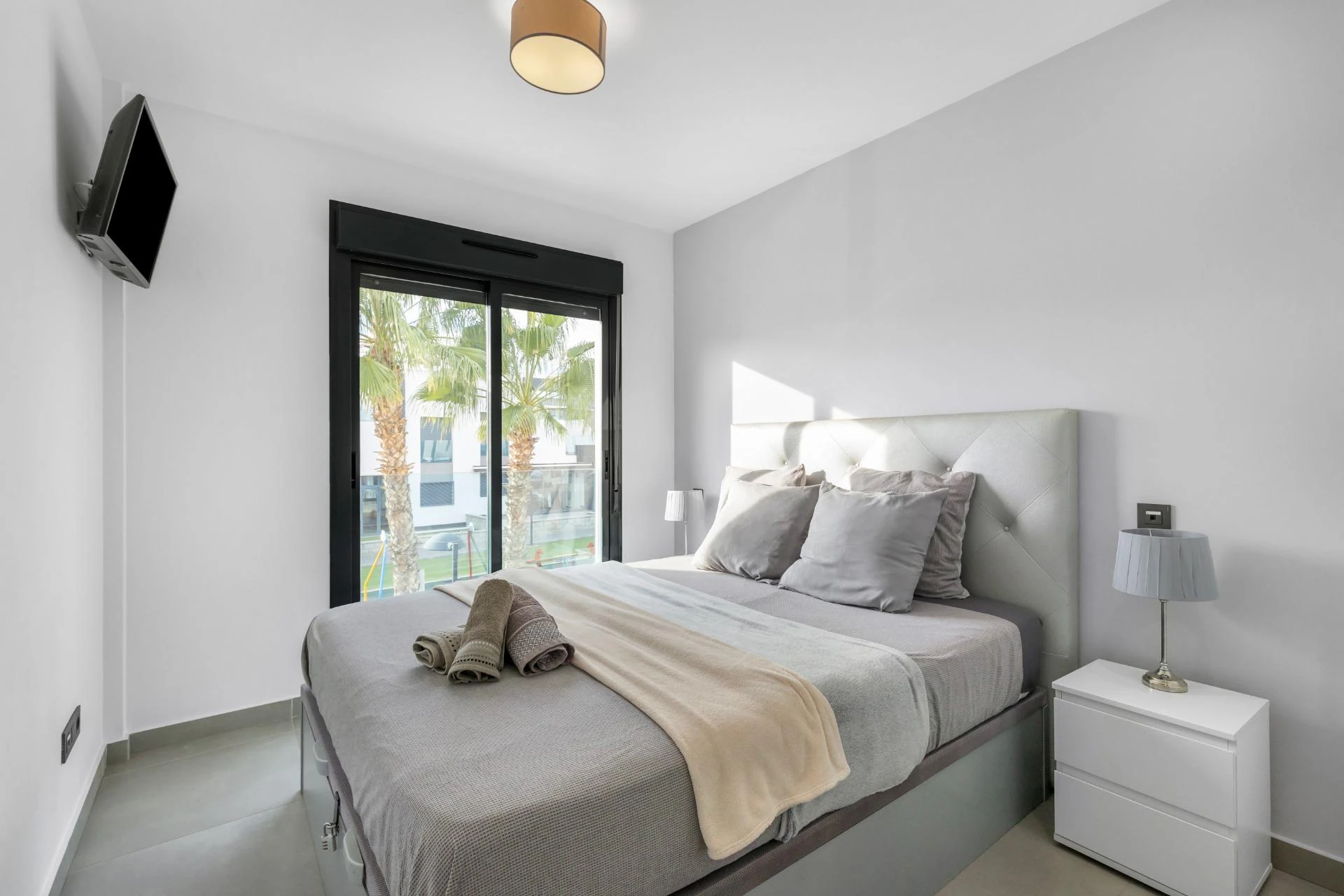 Bungalow na piętrze z prywatnym solarium – Oasis Beach 7, Punta Prima (Torrevieja)