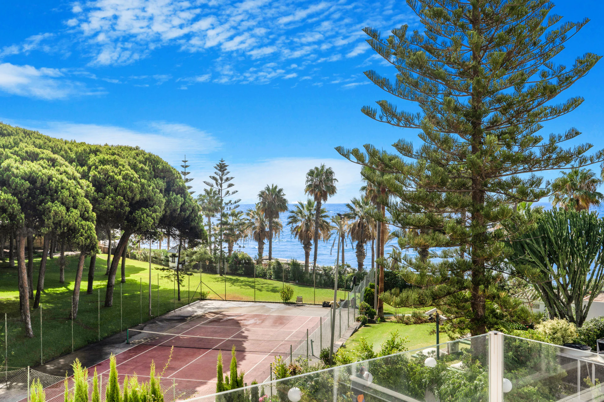 Dom bliźniaczy na sprzedaż w Marbella Golden Mile