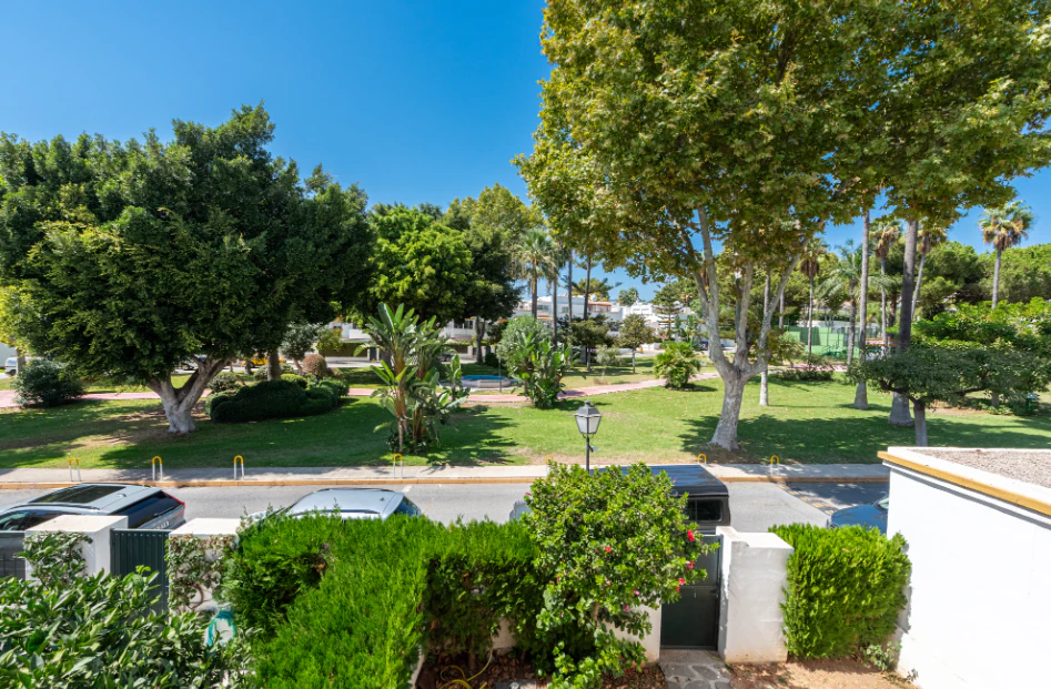 Dom bliźniaczy na sprzedaż w Marbella Golden Mile