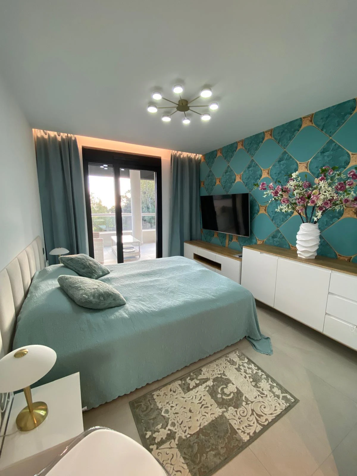Apartamento en venta en Benahavis