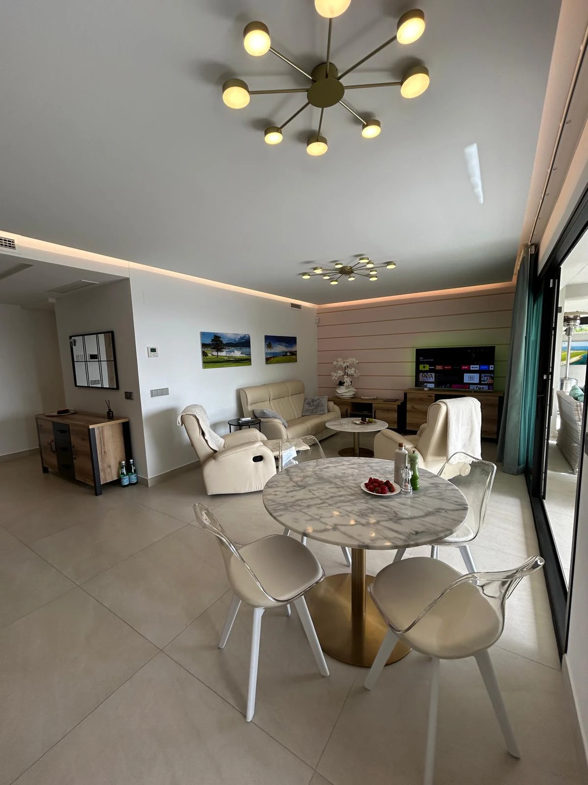 Apartamento en venta en Benahavis