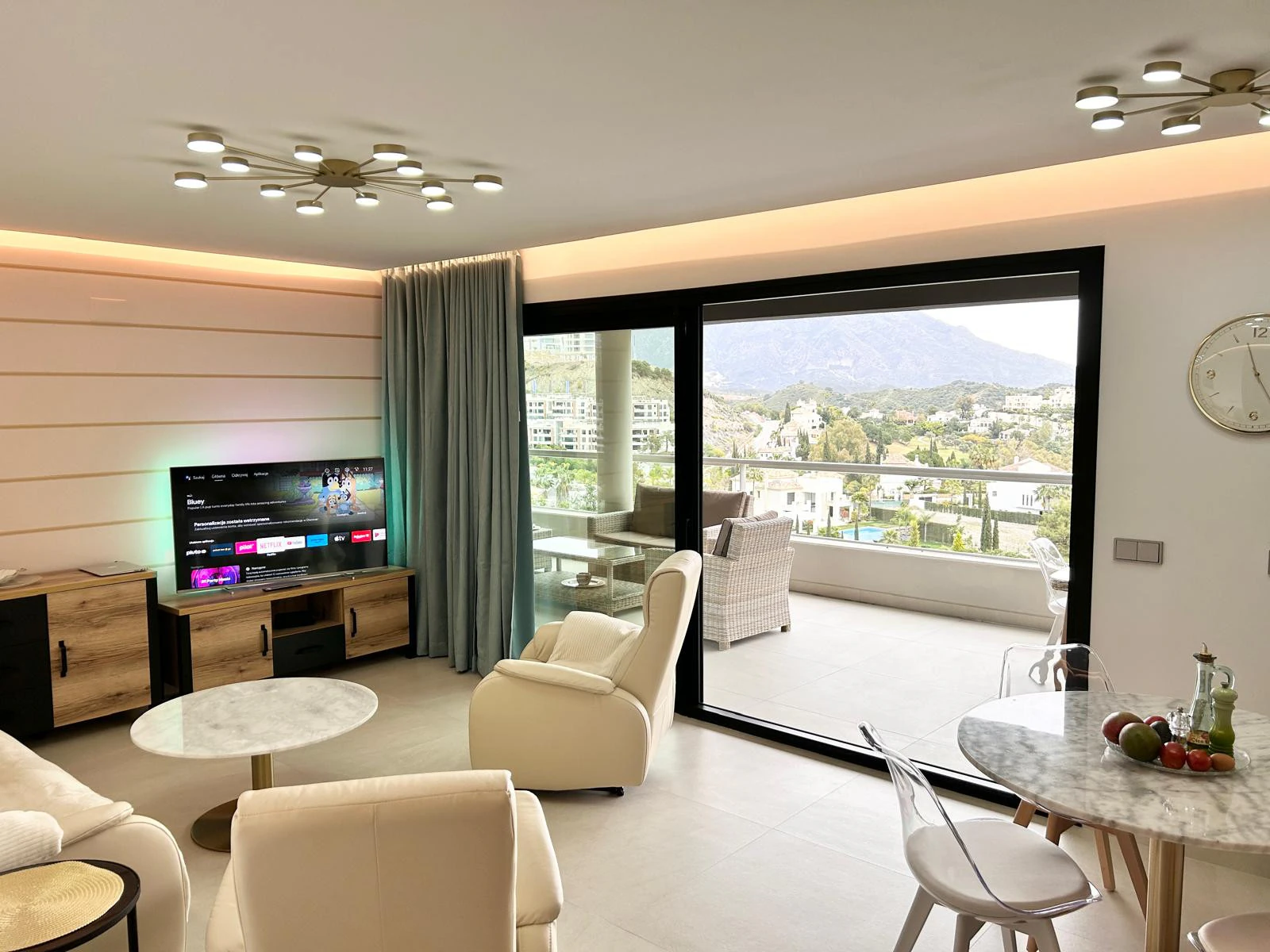Apartamento en venta en Benahavis