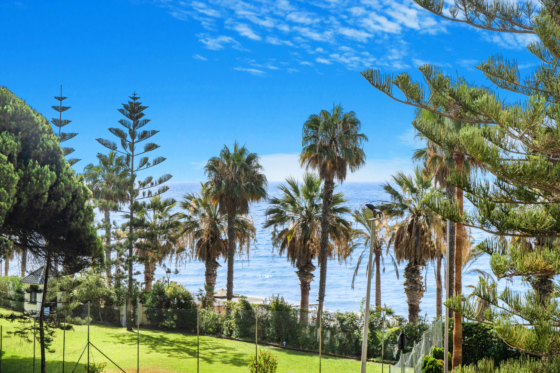 Dom bliźniaczy na sprzedaż w Marbella Golden Mile