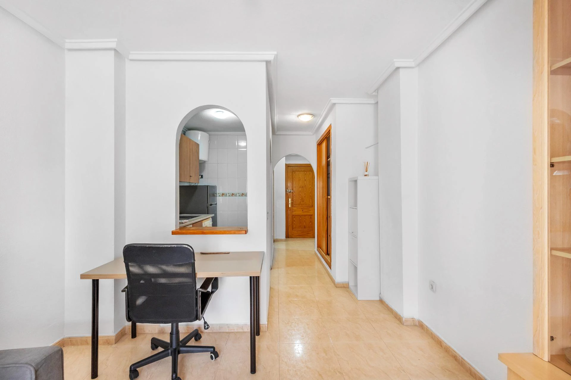 Studio z basenem i południową ekspozycją, 700 m od Playa del Cura w Torrevieja
