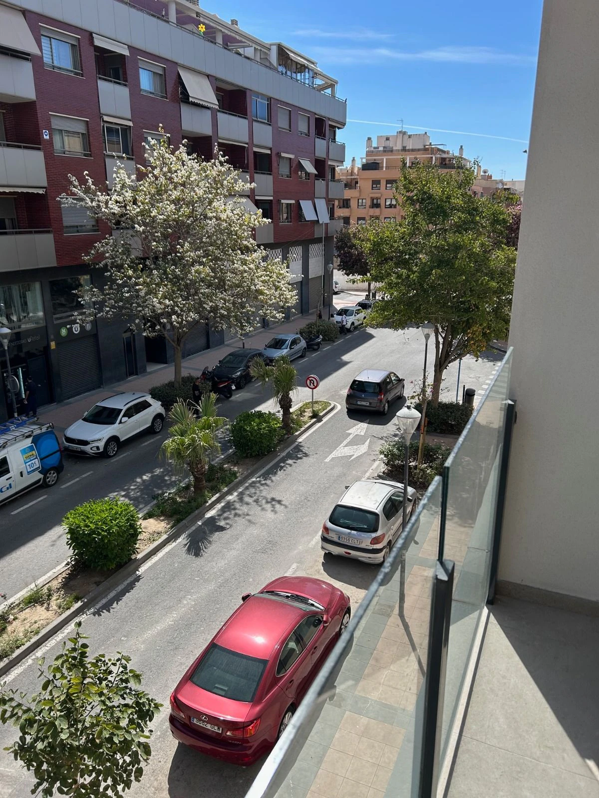 Nowe, nowoczesne mieszkanie z 2 sypialniami i basenem w Alicante.