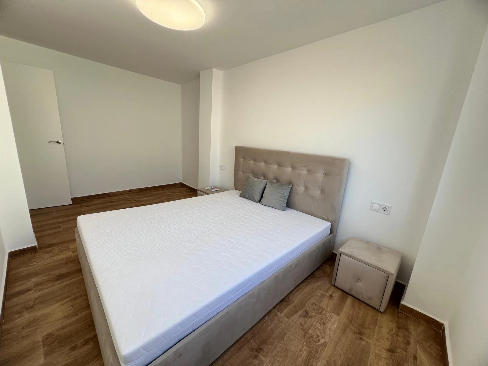Moderno piso de 3 dormitorios a tan solo 300m de la playa en Torrevieja, Alicante, Spain