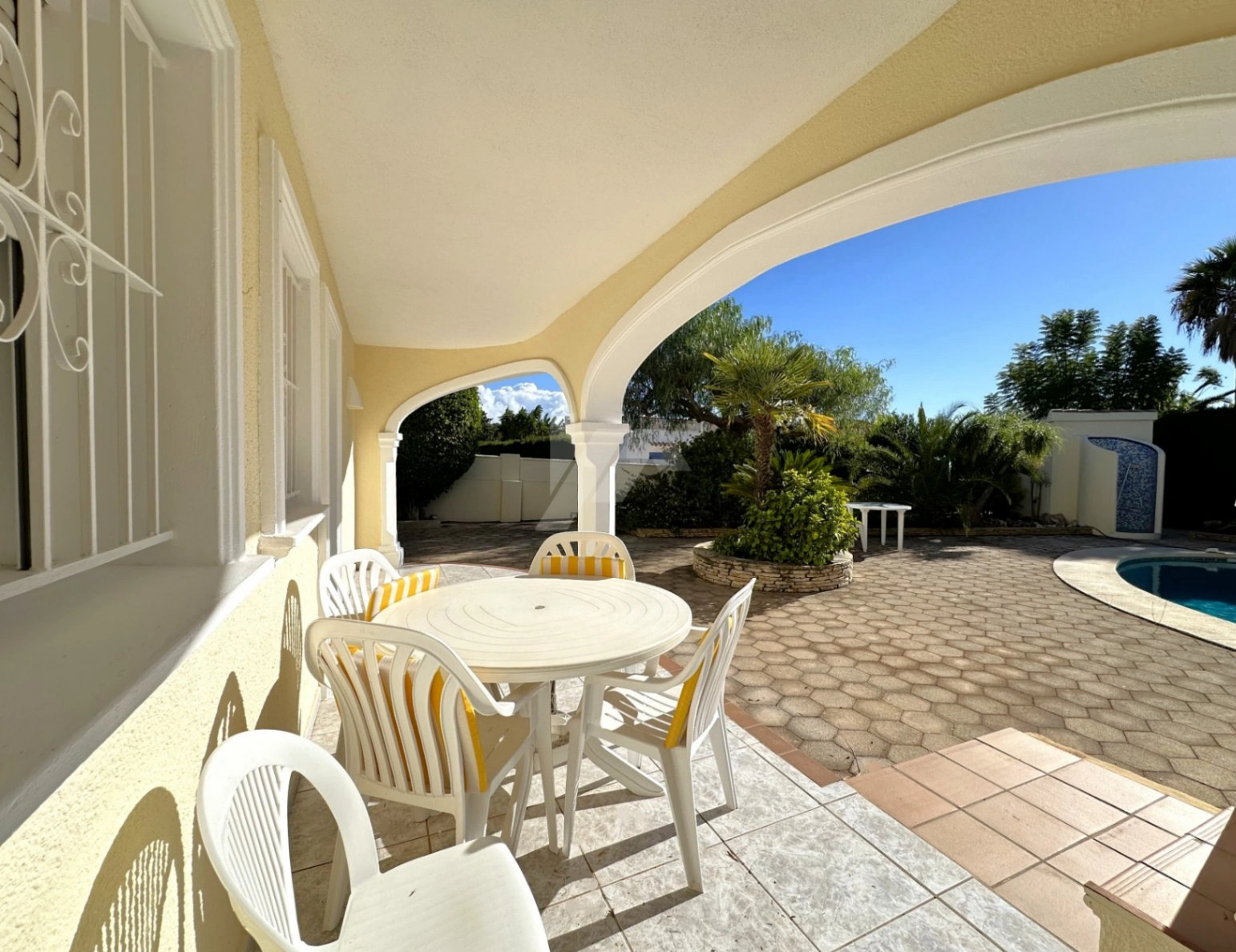 Villa for sale with sea views in Calpe, Costa Blanca.