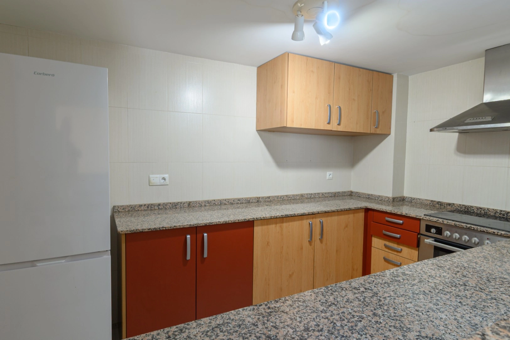 Appartement te koop in Teulada, gemakkelijke toegang tot bars en restaurants.