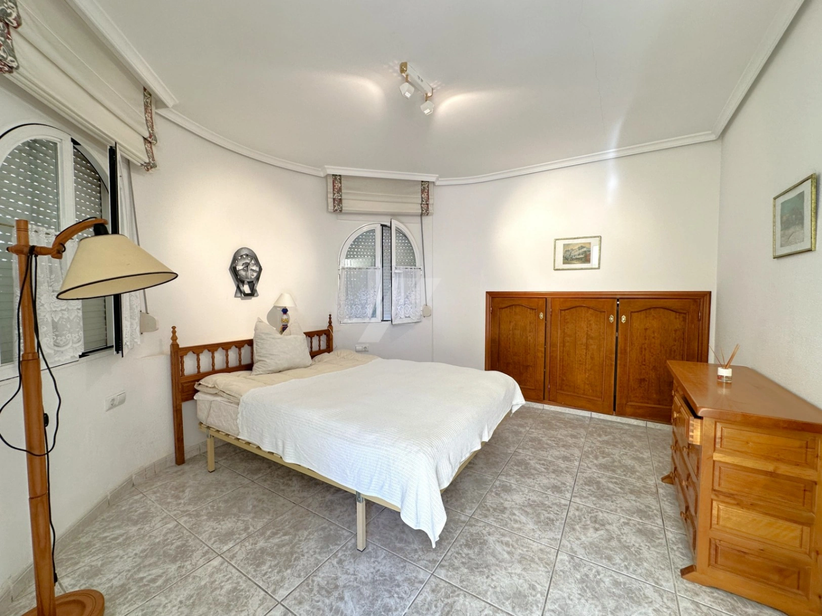 Villa for sale with sea views in Calpe, Costa Blanca.
