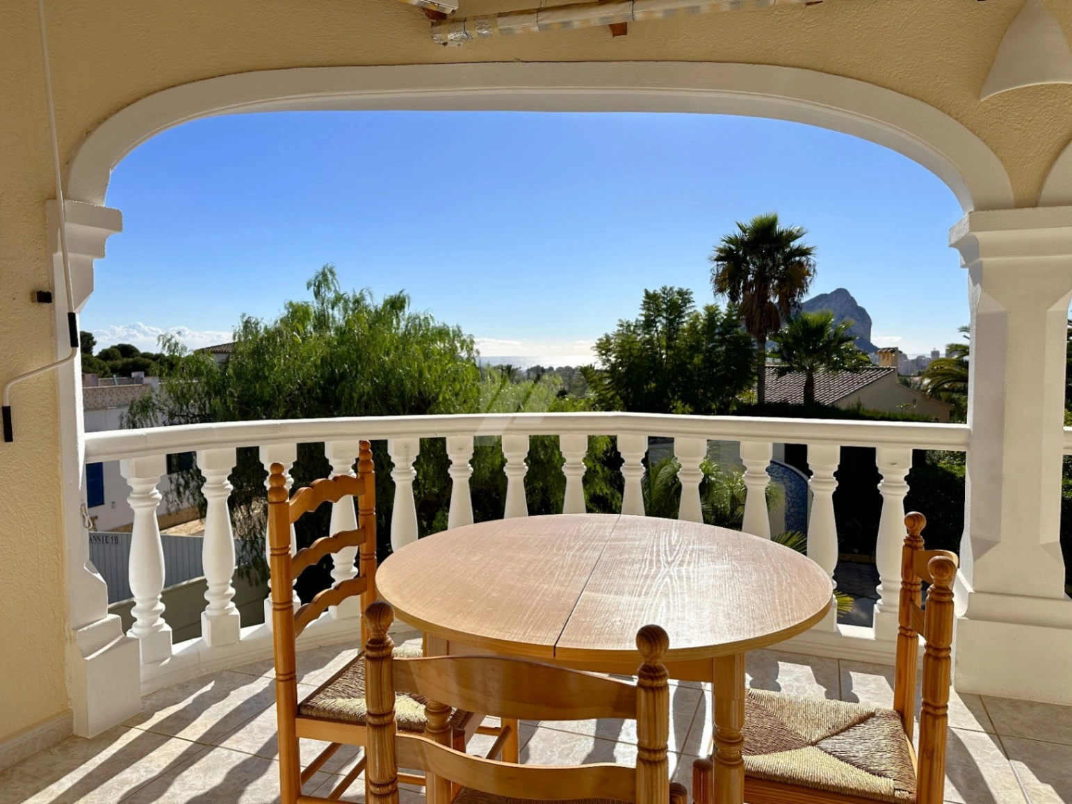Villa for sale with sea views in Calpe, Costa Blanca.