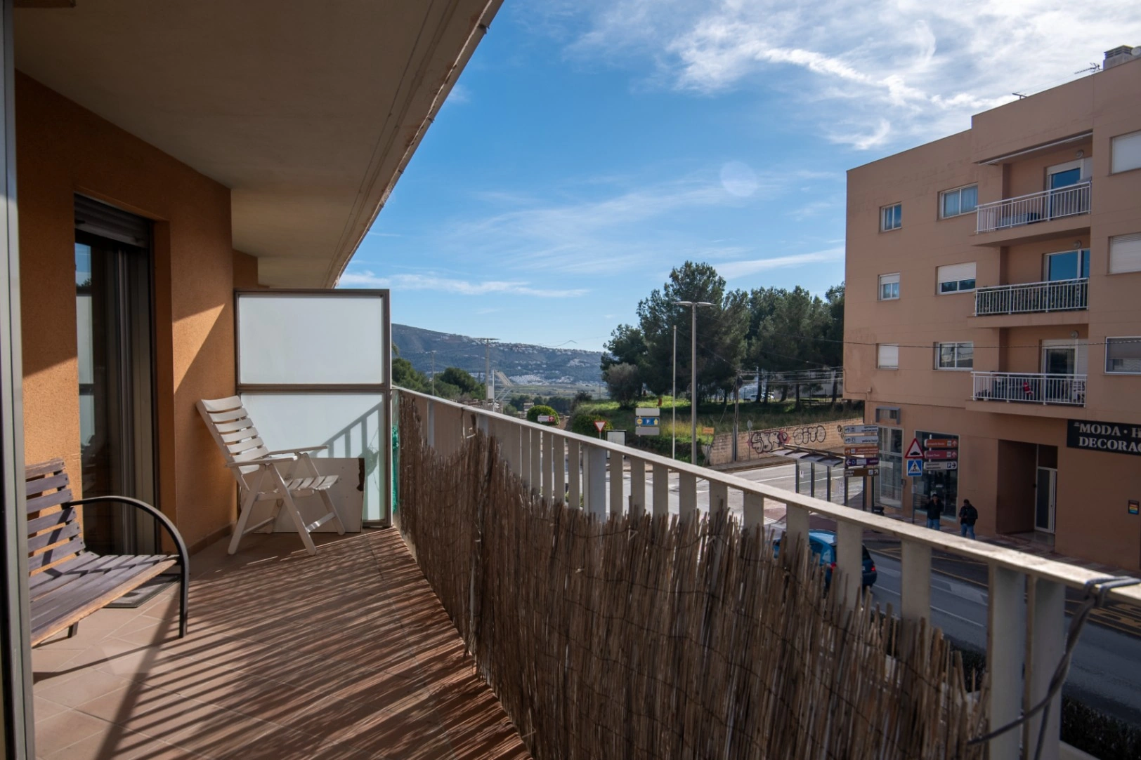 Appartement te koop in Teulada, gemakkelijke toegang tot bars en restaurants.