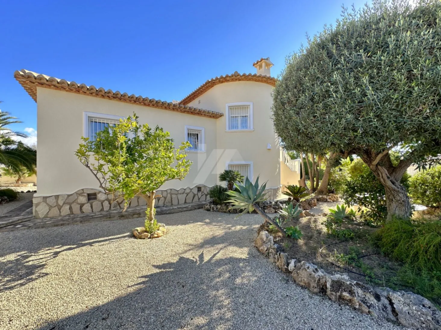 Villa for sale with sea views in Calpe, Costa Blanca.