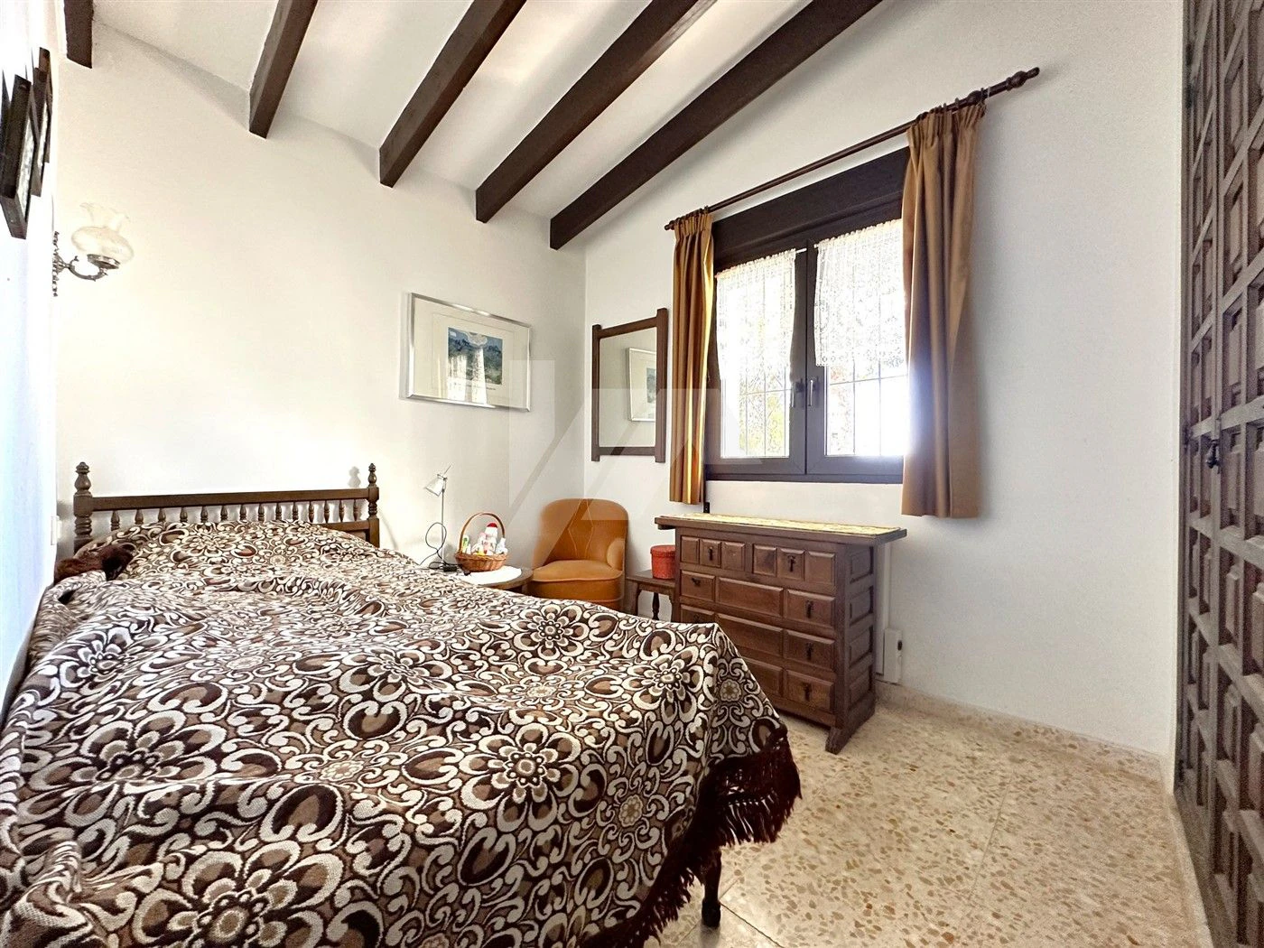 Villa te koop met zeezicht in Paichi, Moraira.