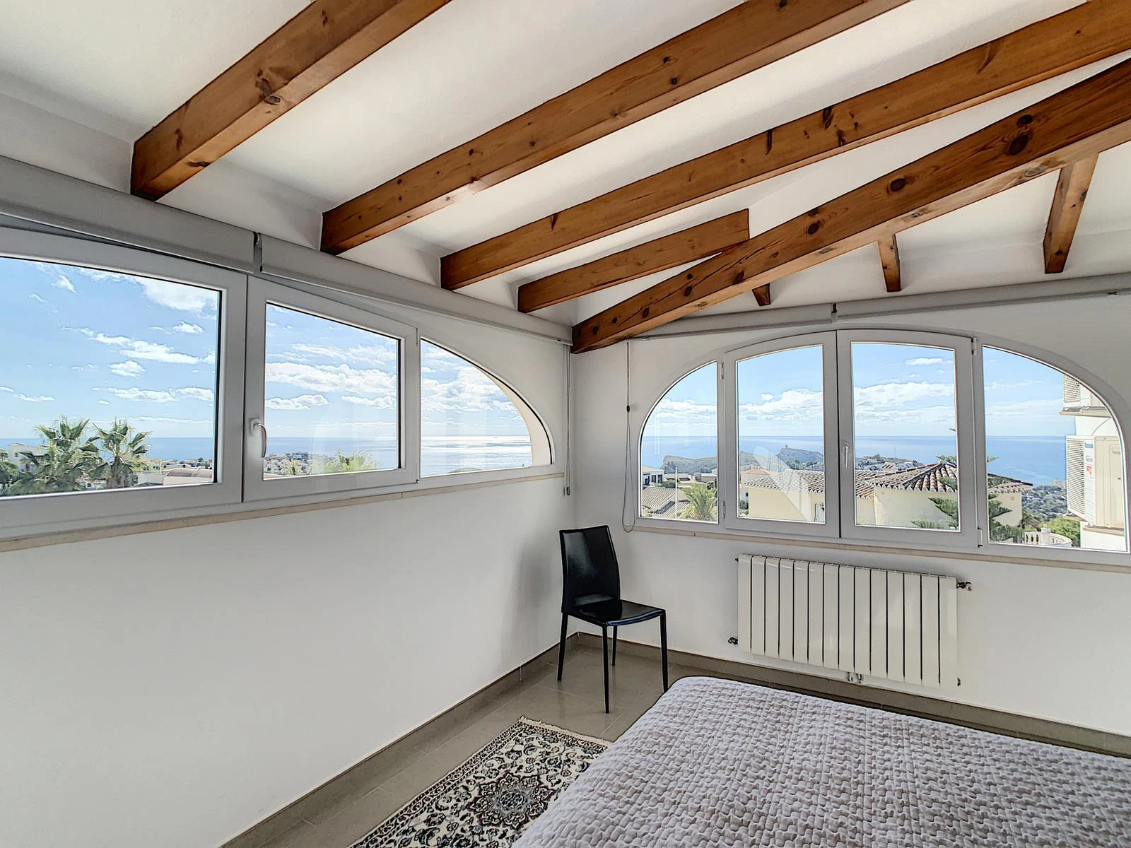 Cumbre del Sol villa gerenoveerd met uitzicht op zee