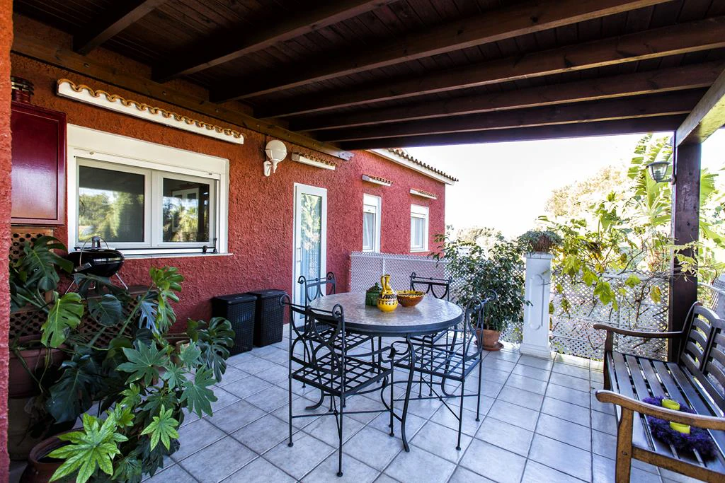 Villa with 2950 m² plot just 700 m from Marineta Cassiana, Dénia