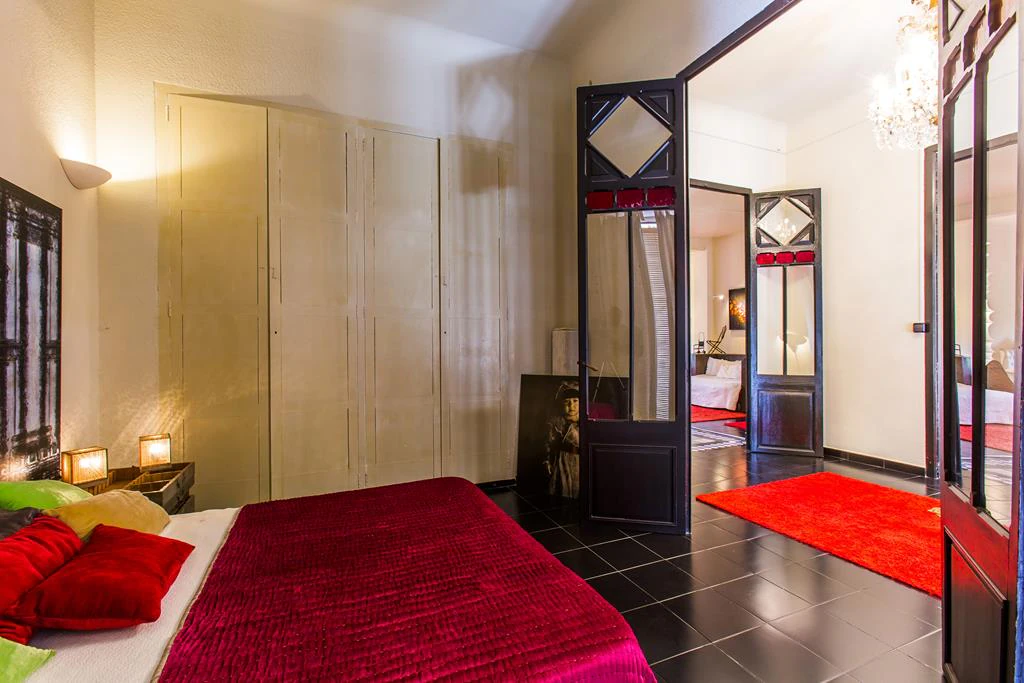 Two-storey town house with extensive interior patio, Dénia