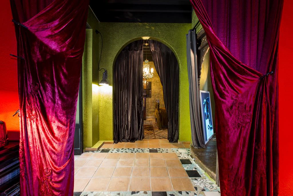 Two-storey town house with extensive interior patio, Dénia