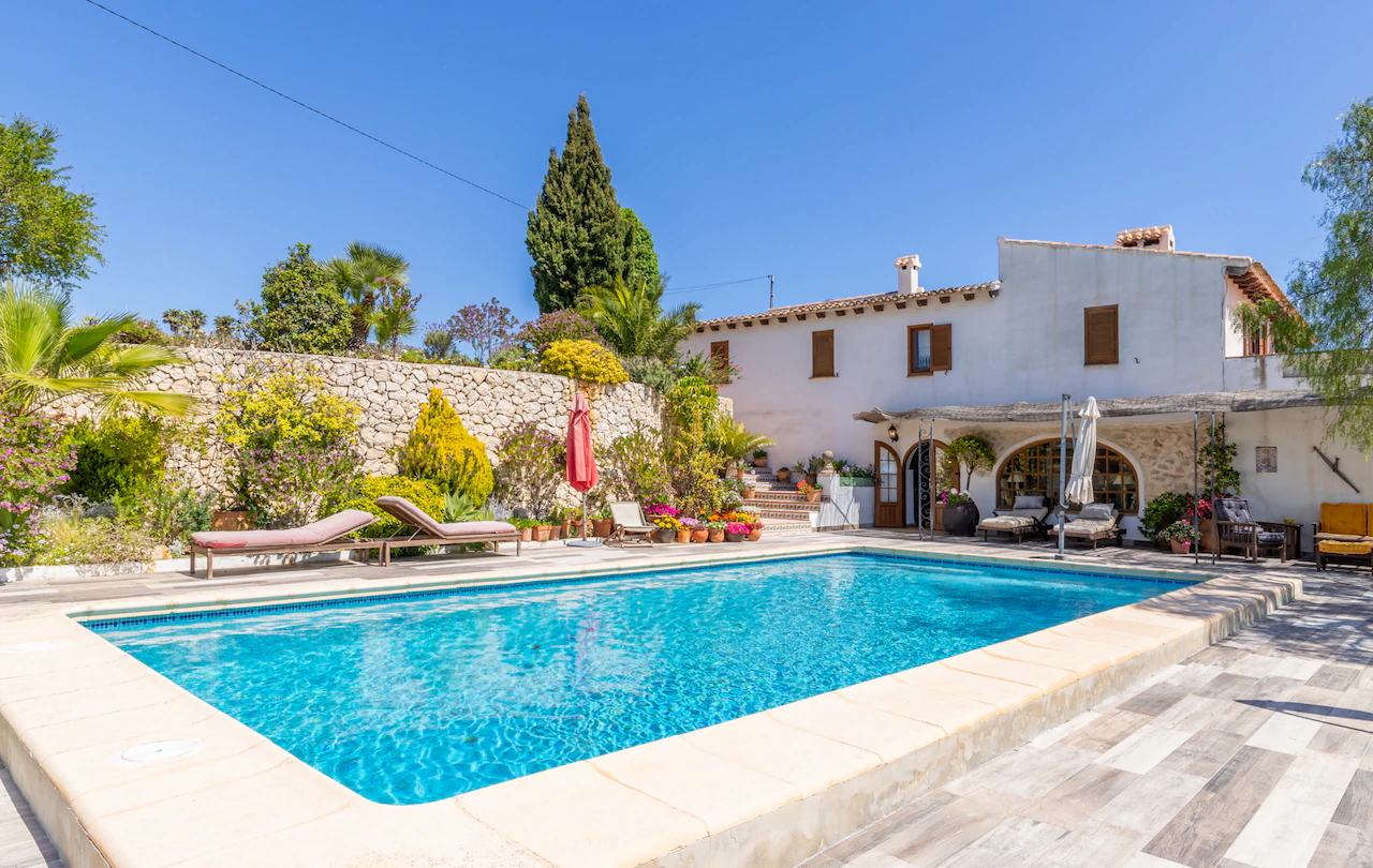 Finca for sale in Teulada