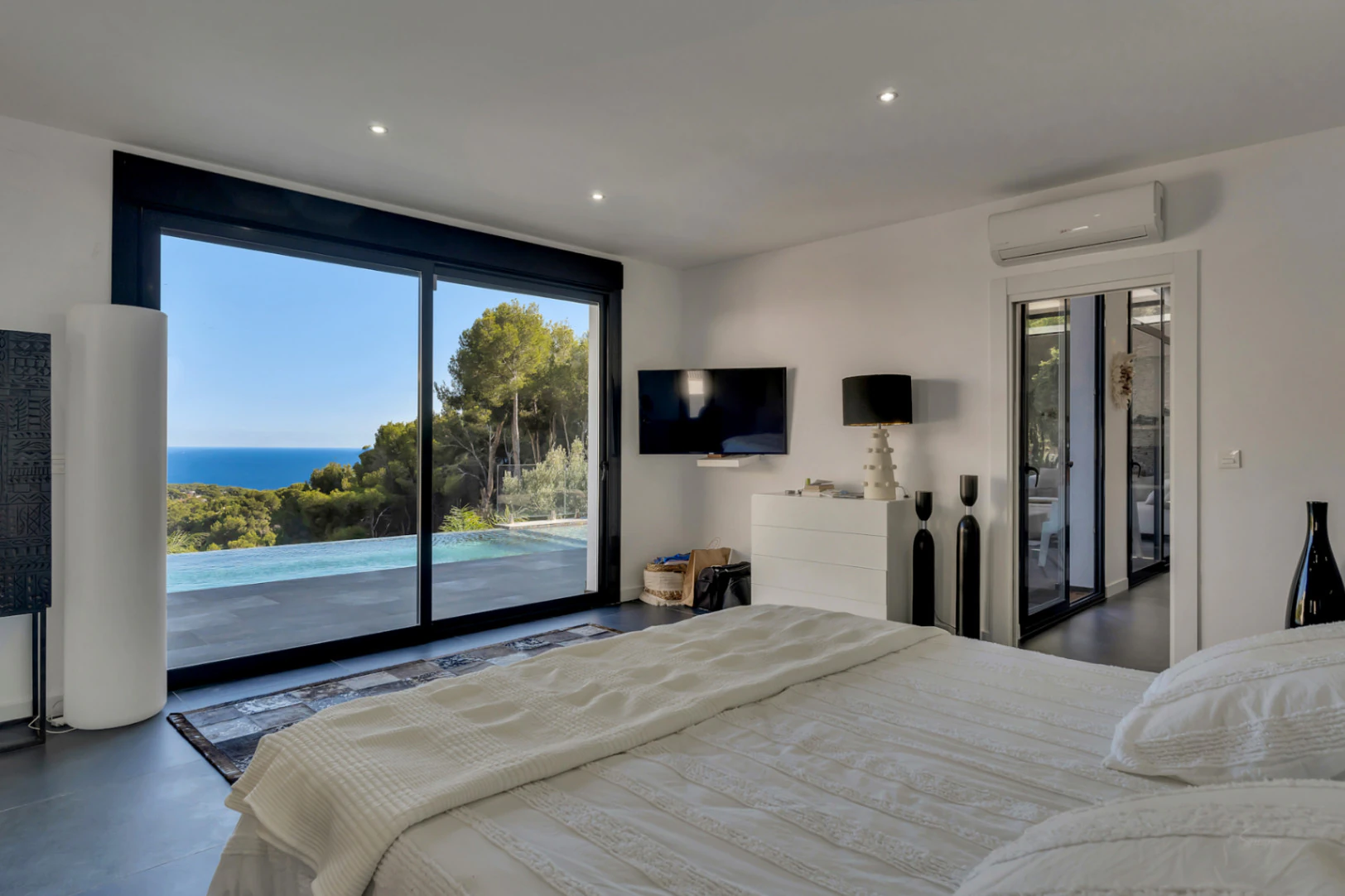 Impactante villa con vistas panorámicas al mar cerca de moraira